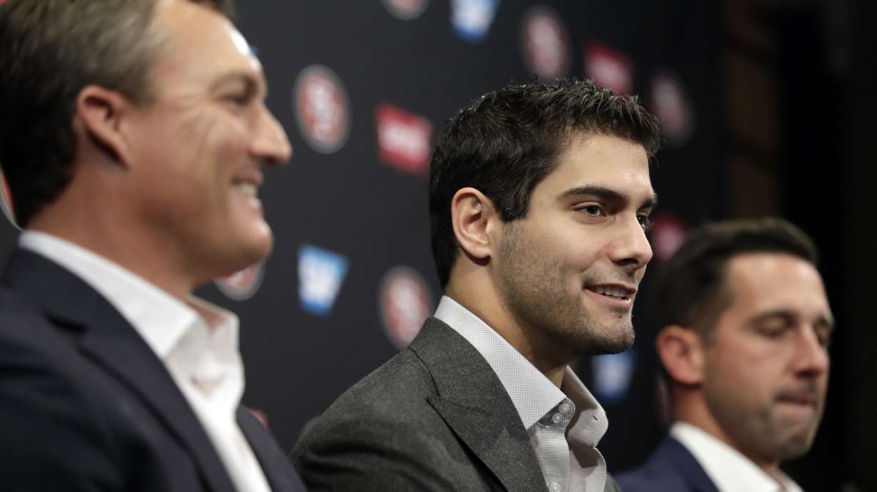 Garoppolo, 49ers connect, completing long-term record deal