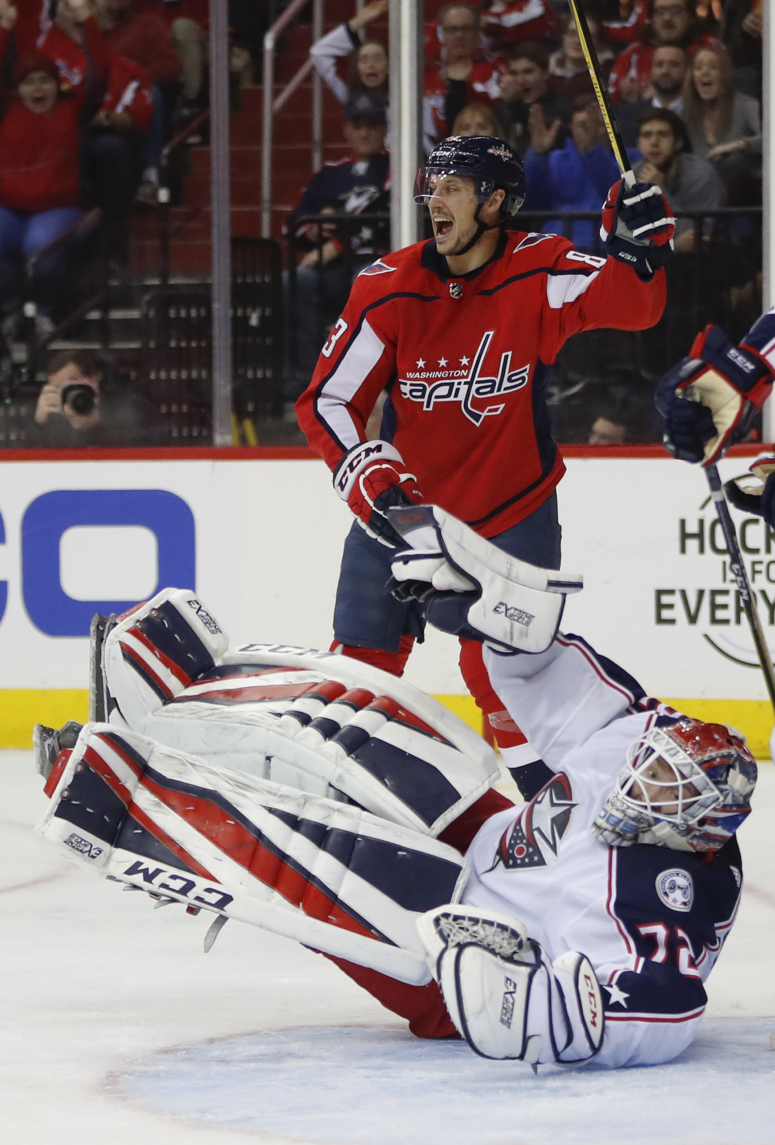 Beagle's 50th helps Capitals to 4-2 win over Blue Jackets