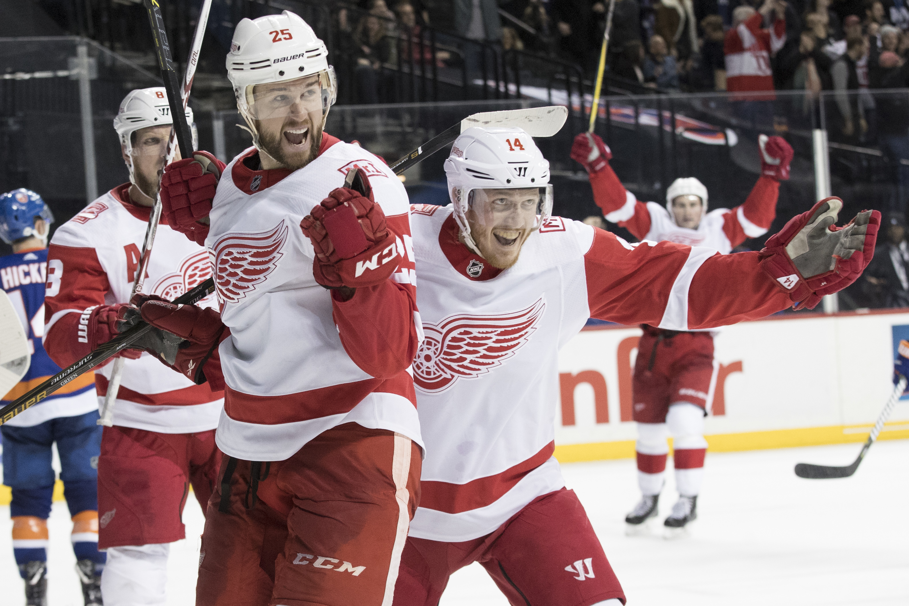 Nelson's 3rd goals lifts Islanders over Red Wings 7-6 in OT