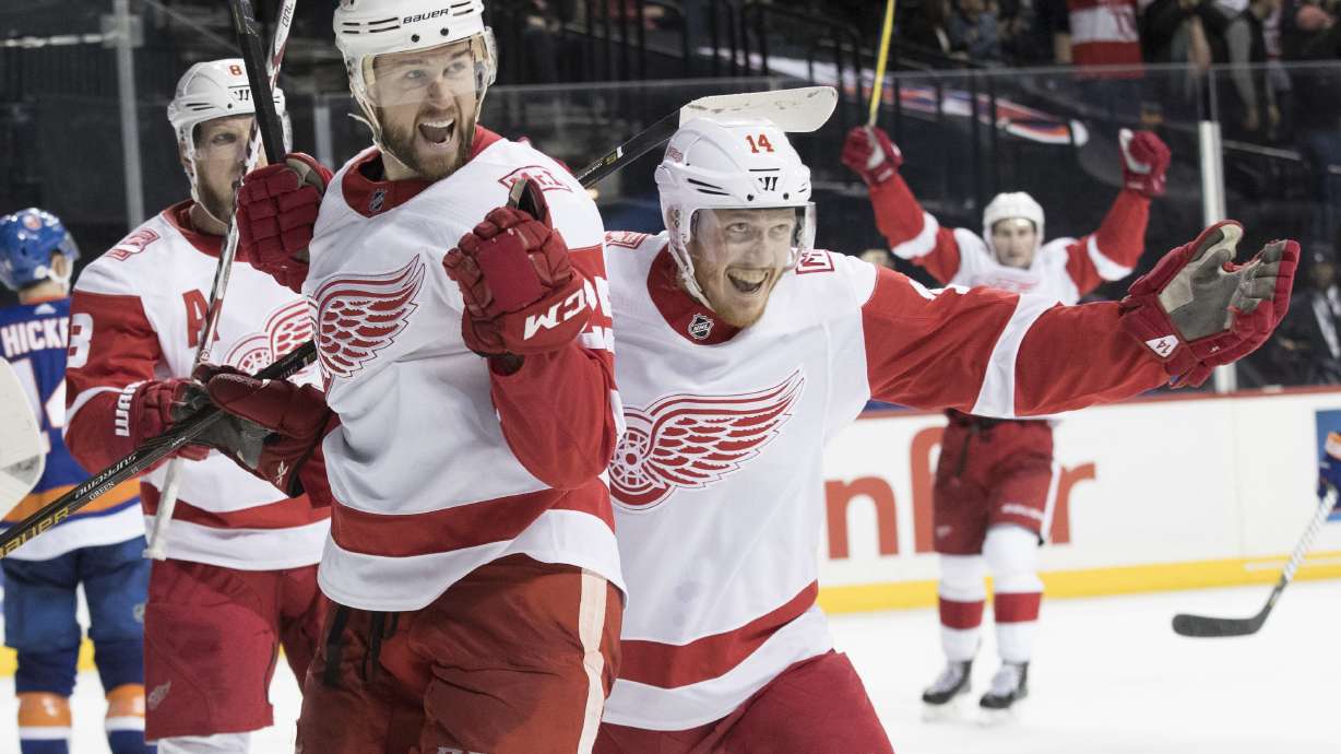 Nelson's 3rd goals lifts Islanders over Red Wings 7-6 in OT