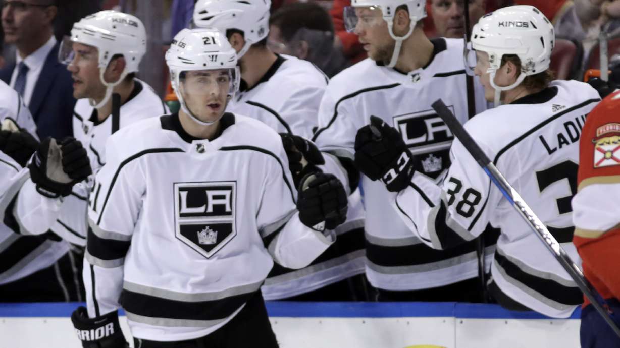 Kopitar scores 22nd goal, Quick makes 35 saves to lead Kings