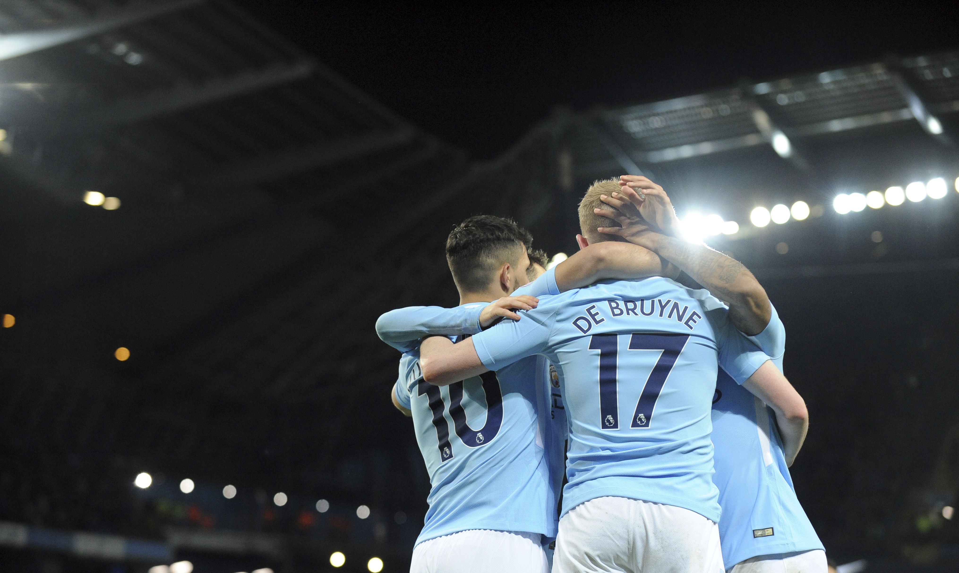 Aguero scores 4 as leader Man City thrashes Leicester 5-1