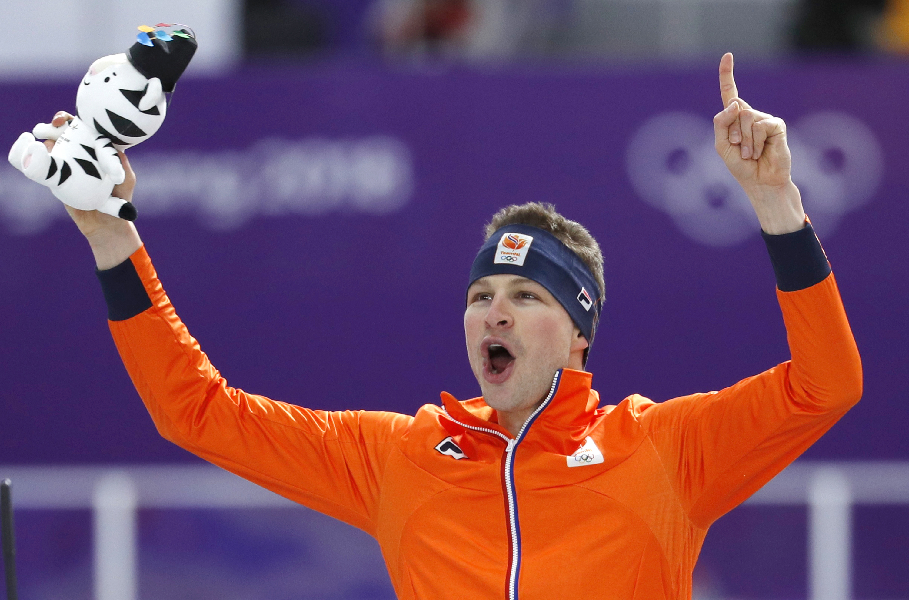 Red alert: Gerard wins United States' 1st gold of games