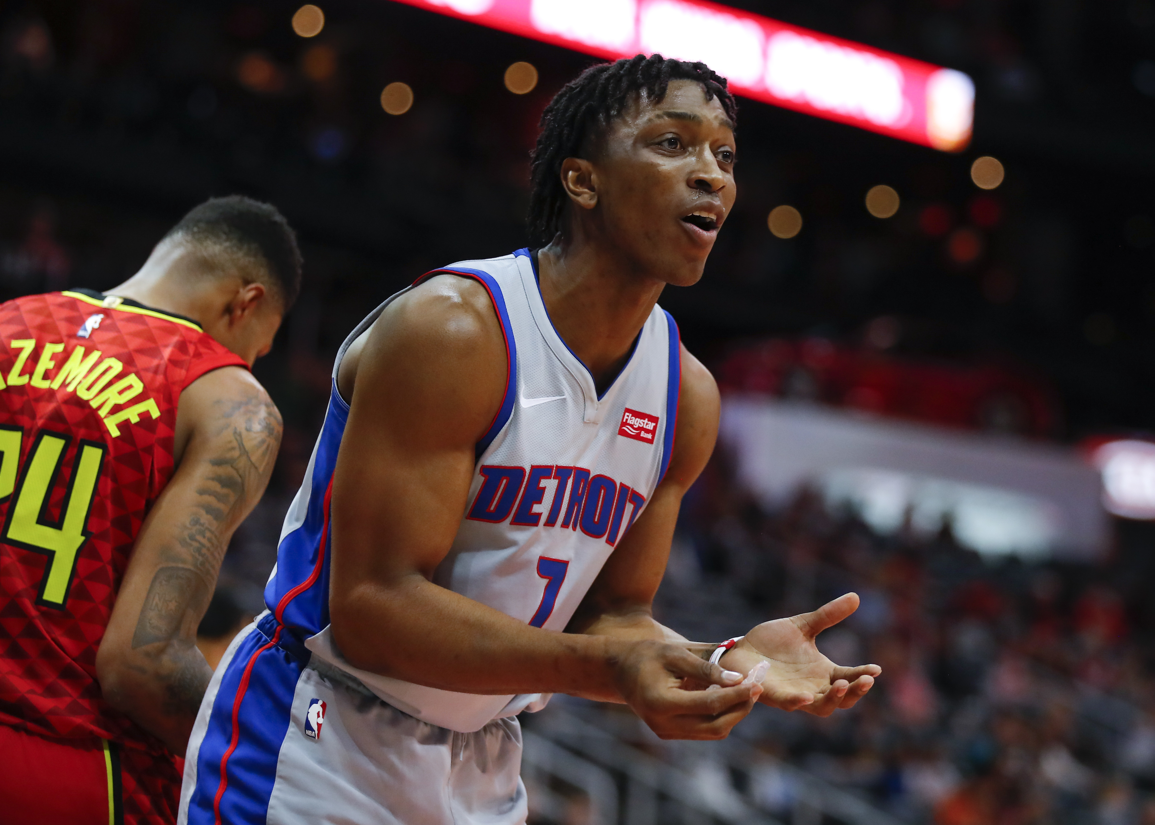 Dedmon powers Hawks past Griffin, Pistons 118-115