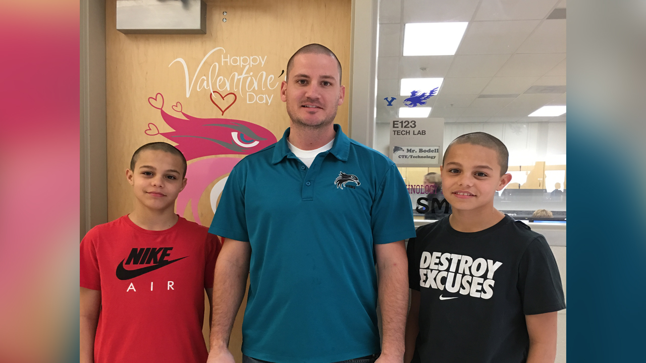 Make Your Week: Teacher shaves head to support student, kids buy roses for classmates