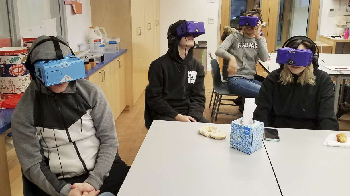 Virtual-reality field trips give students advanced adventure