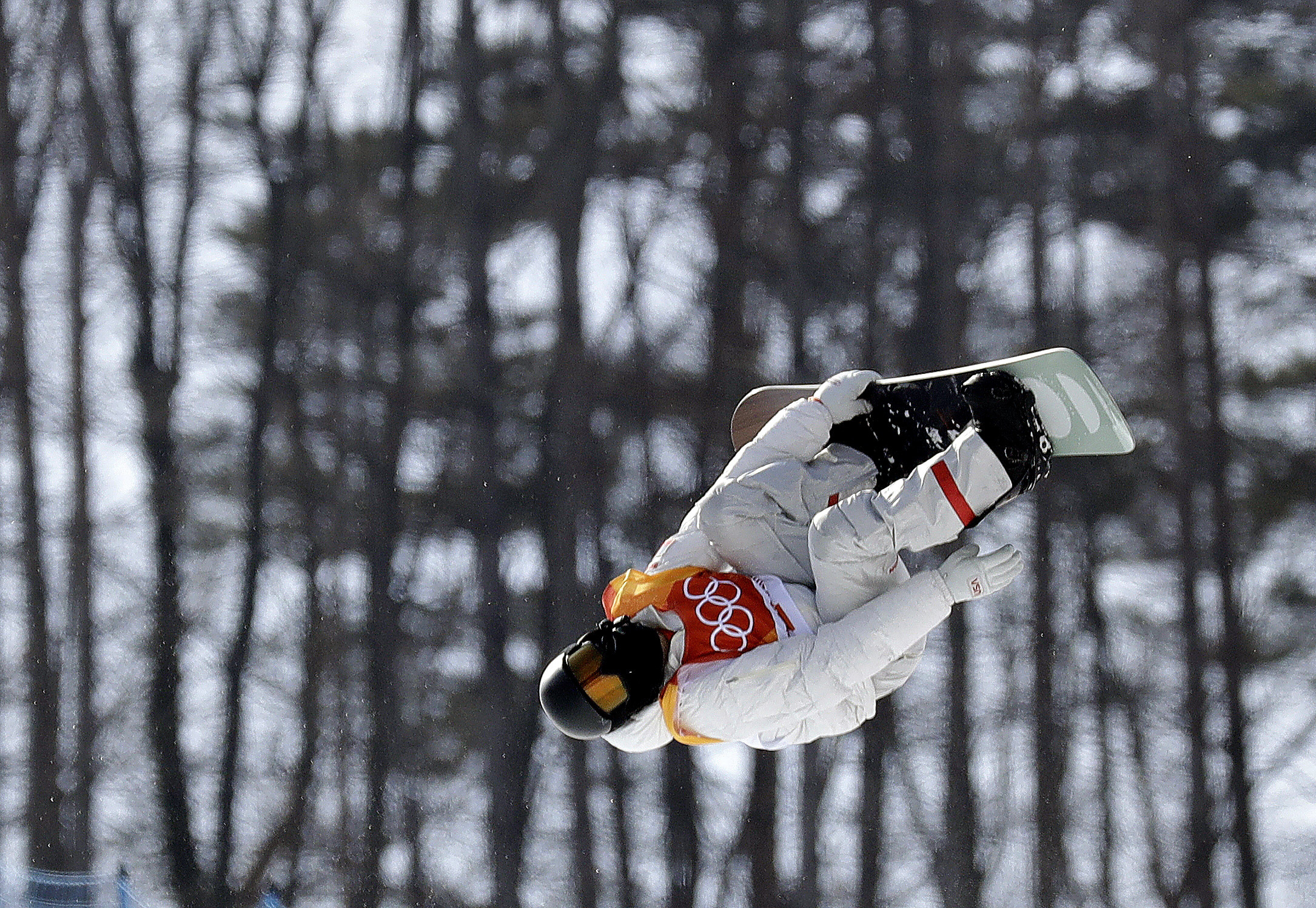 Air Show: White leads talented field into halfpipe final