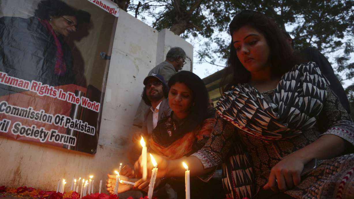 Pakistanis bid farewell to nation's most prominent activist