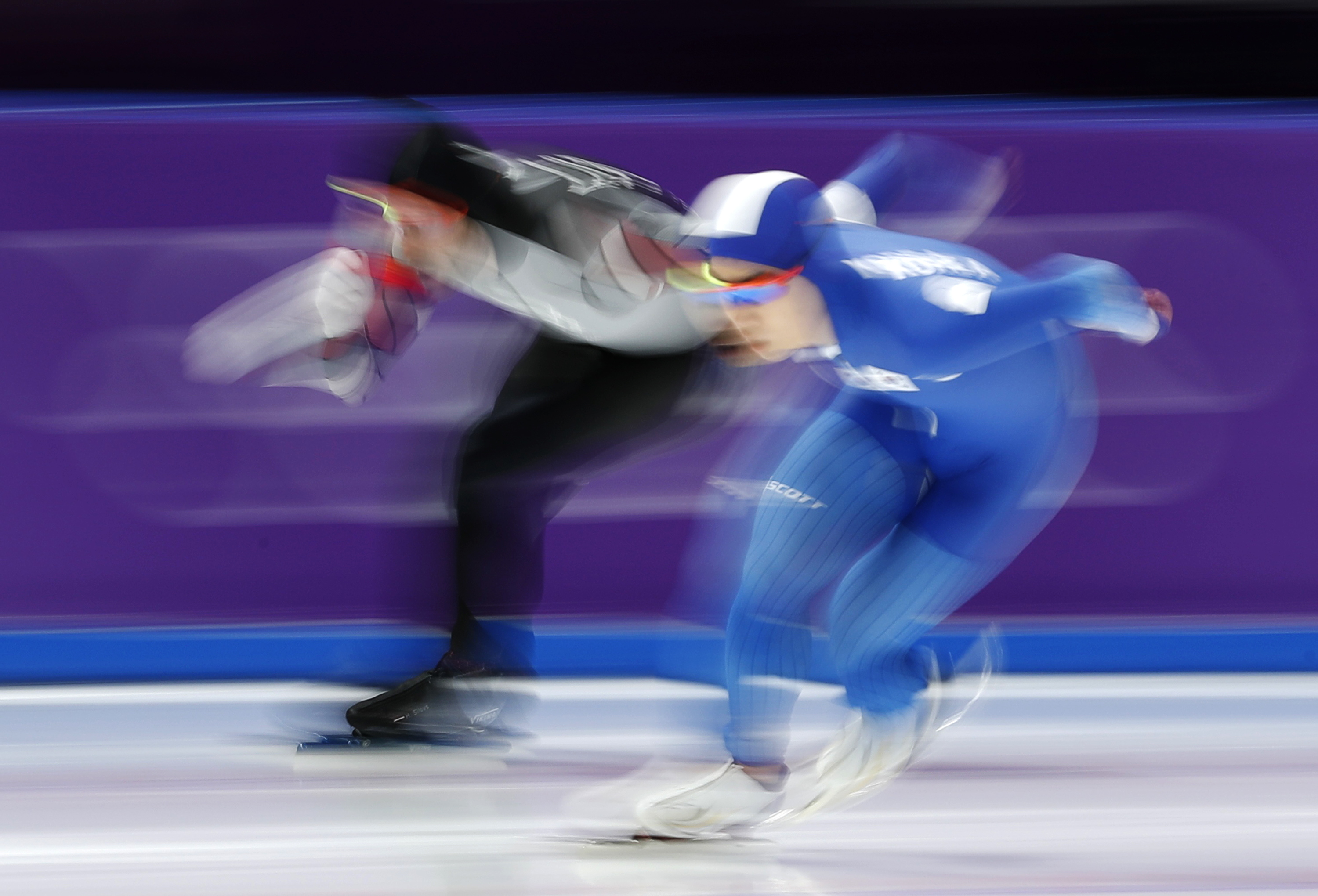 Nuis makes sure Dutch stay good as gold at Olympic Oval