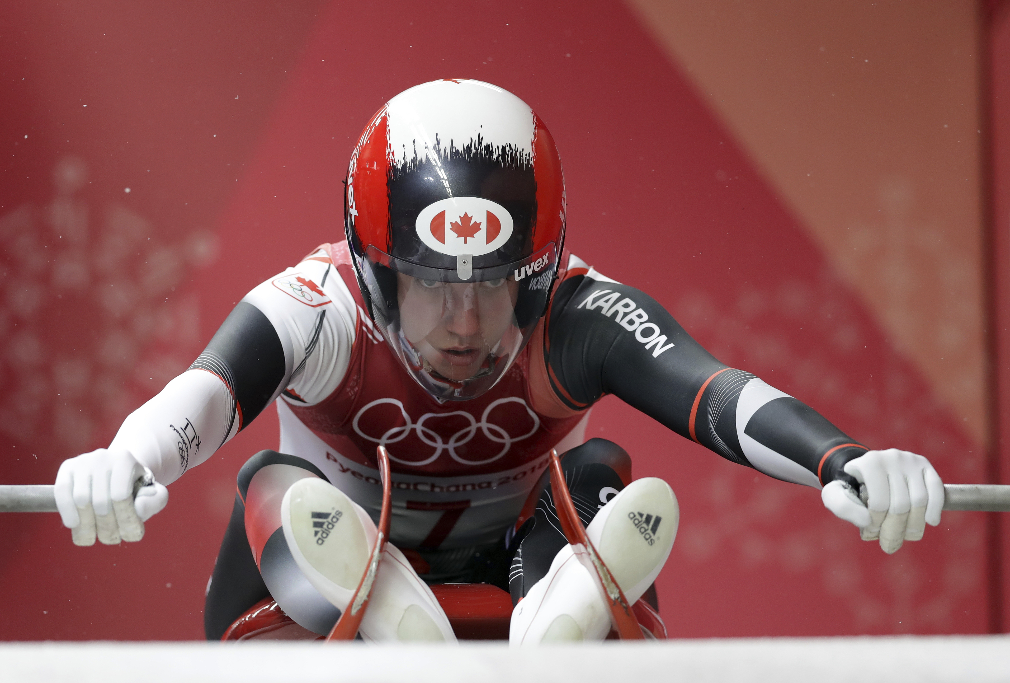 Golden Geisenberger: German star defends women's luge title