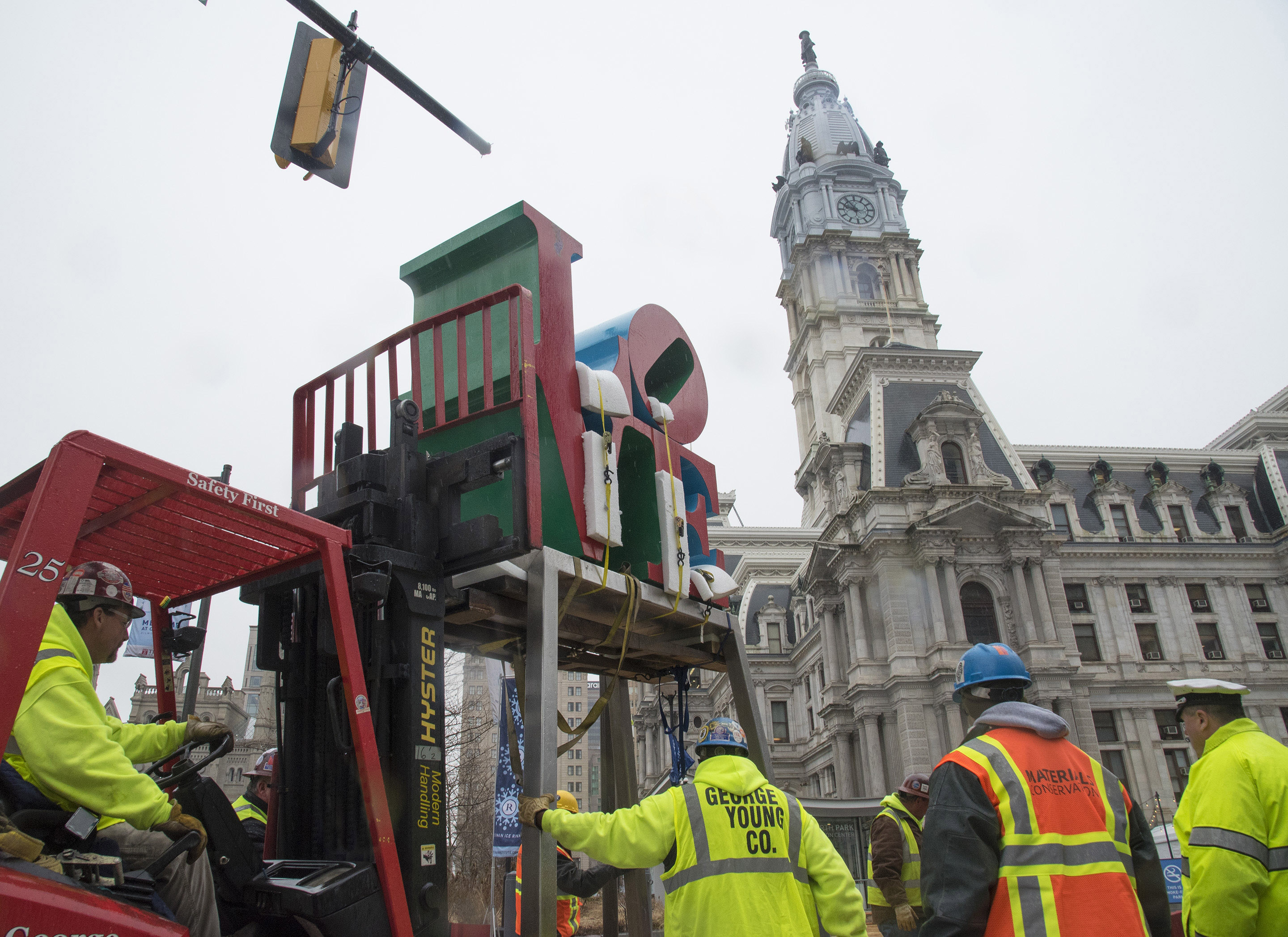 'LOVE' returns: Philadelphia park gets its sculpture back