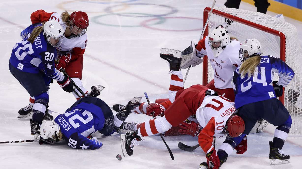 US women beat Russia 5-0, early showdown with Canada next