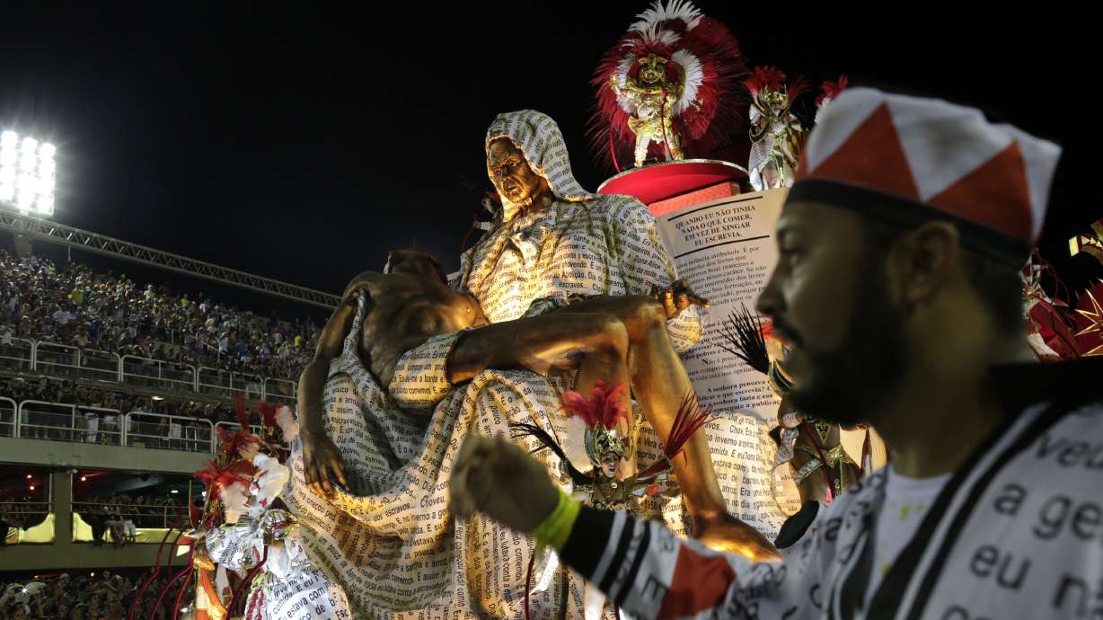 Use of blackface in Brazil Carnival parade sparks debate