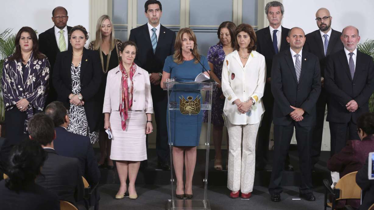 Summit host yanks Venezuela's invitation over early election