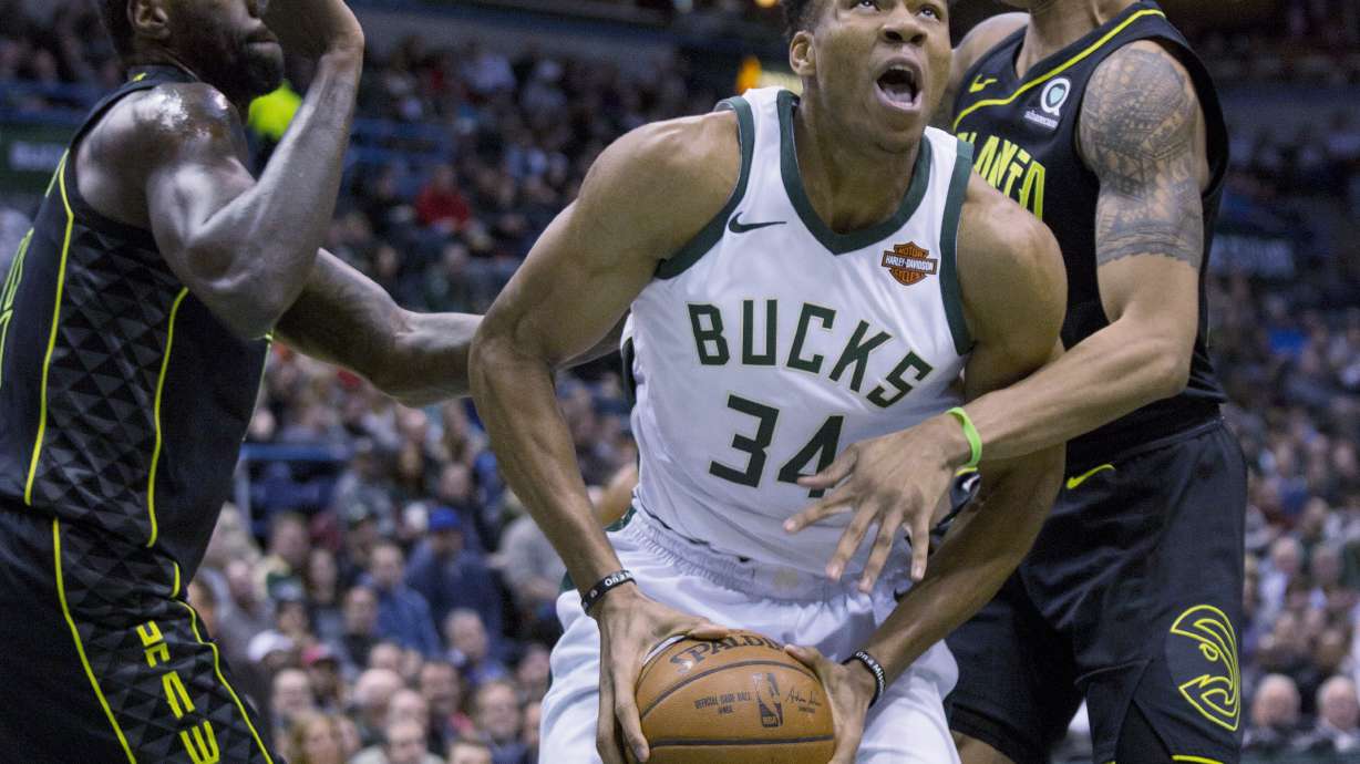 Khris Middleton helps Bucks pull out sluggish win over Hawks