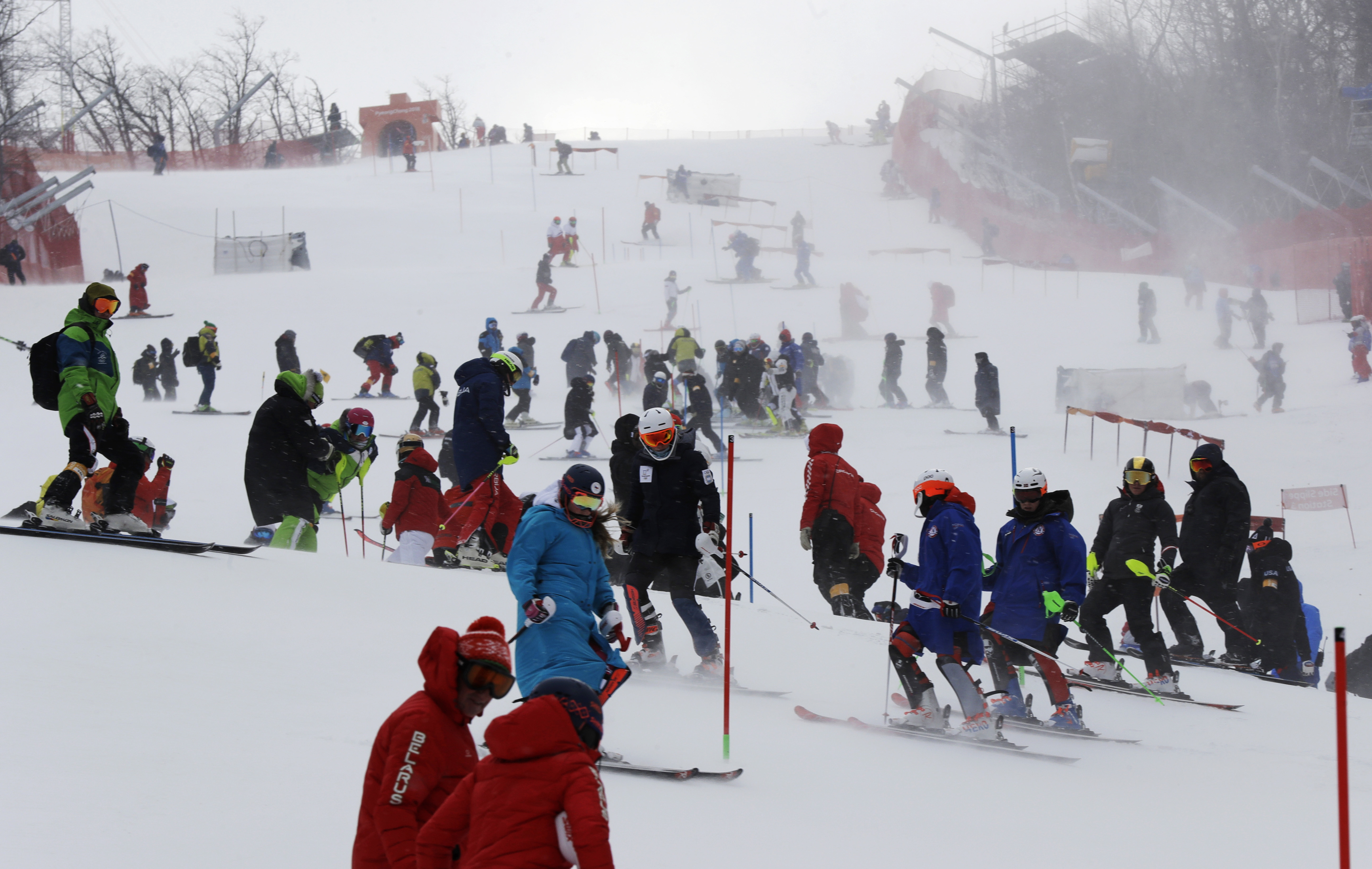 Another day, another delay for Shiffrin, other Alpine skiers