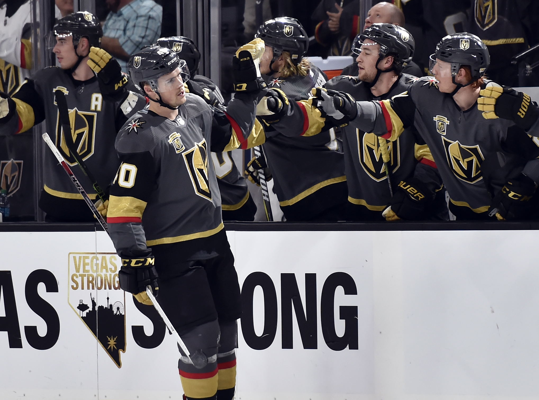 Golden Knights net 4 third-period goals to beat Blackhawks