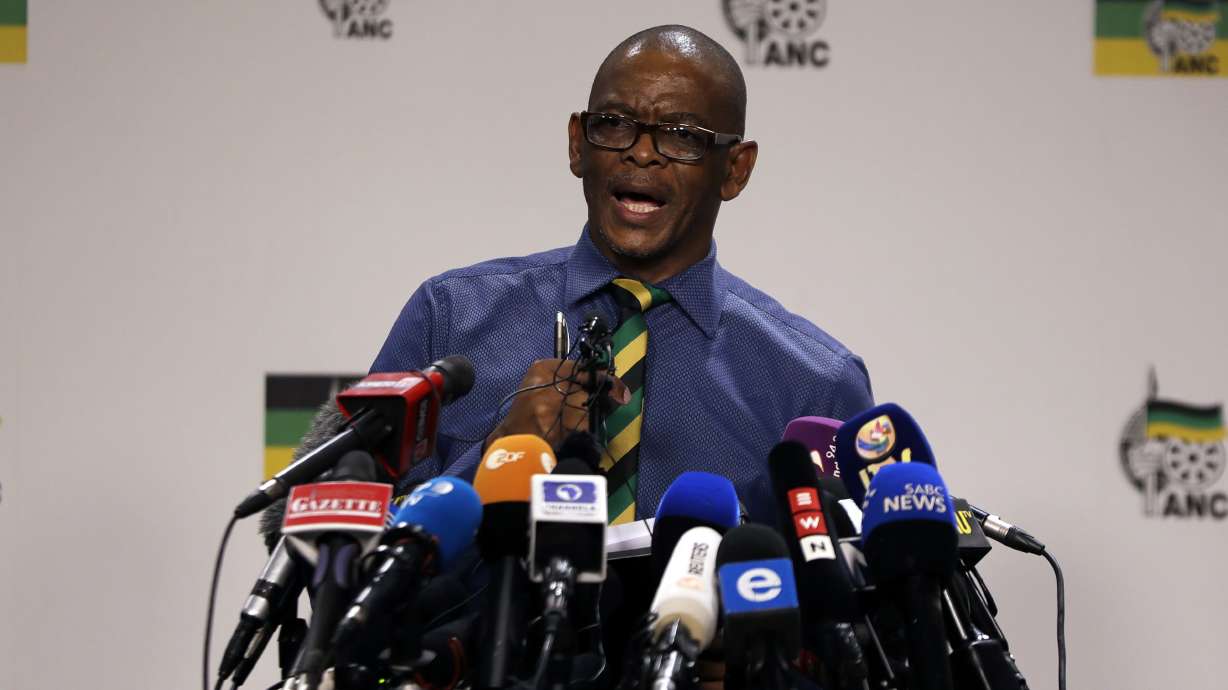 South African President Zuma succumbs to pressure, resigns