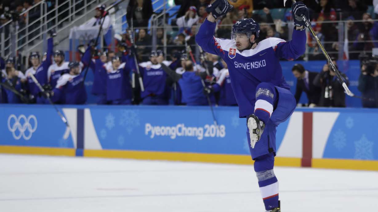 Russian gold-medal favorites lose opening game to Slovakia