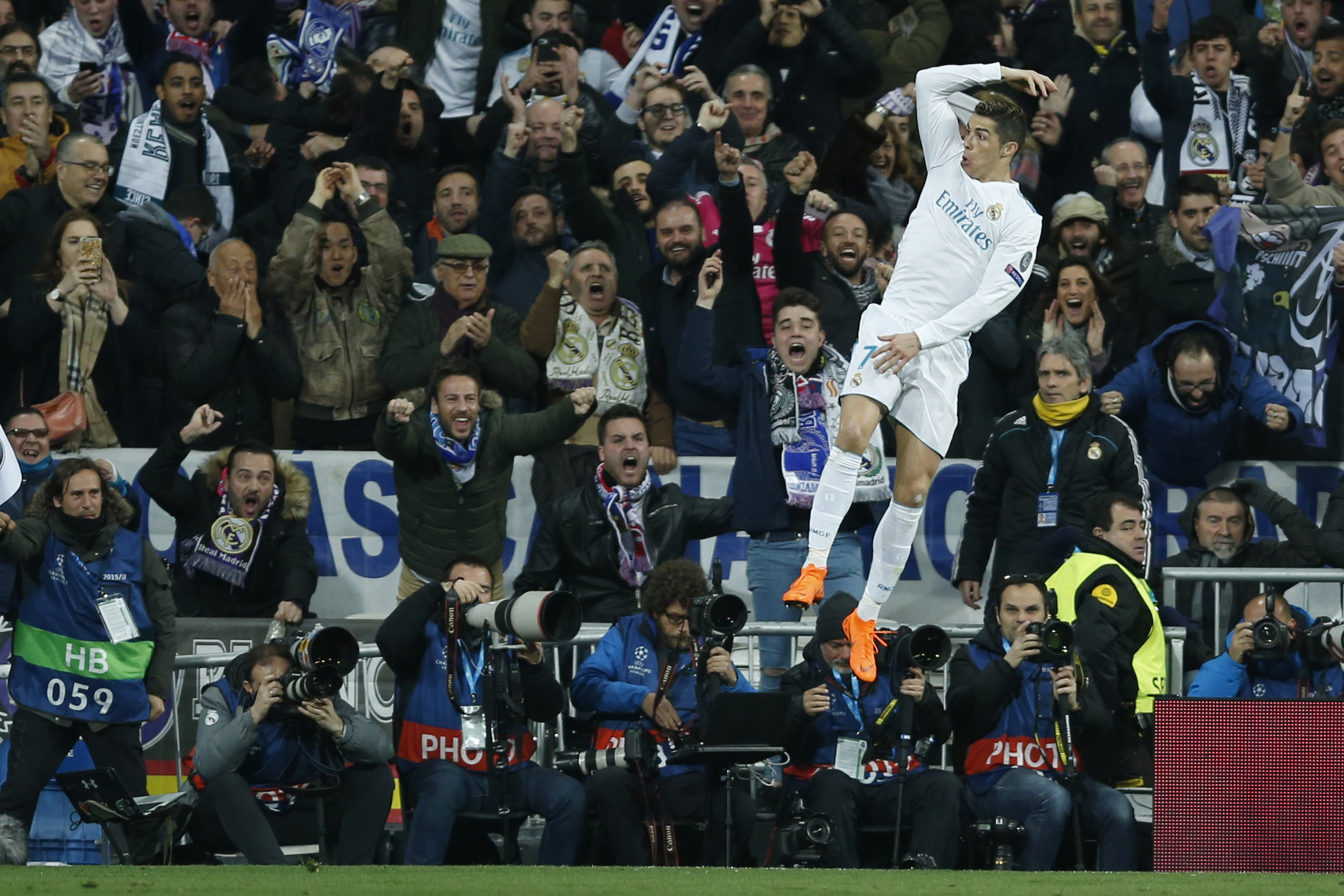 Ronaldo scores 2 as PSG learns Champions League lesson