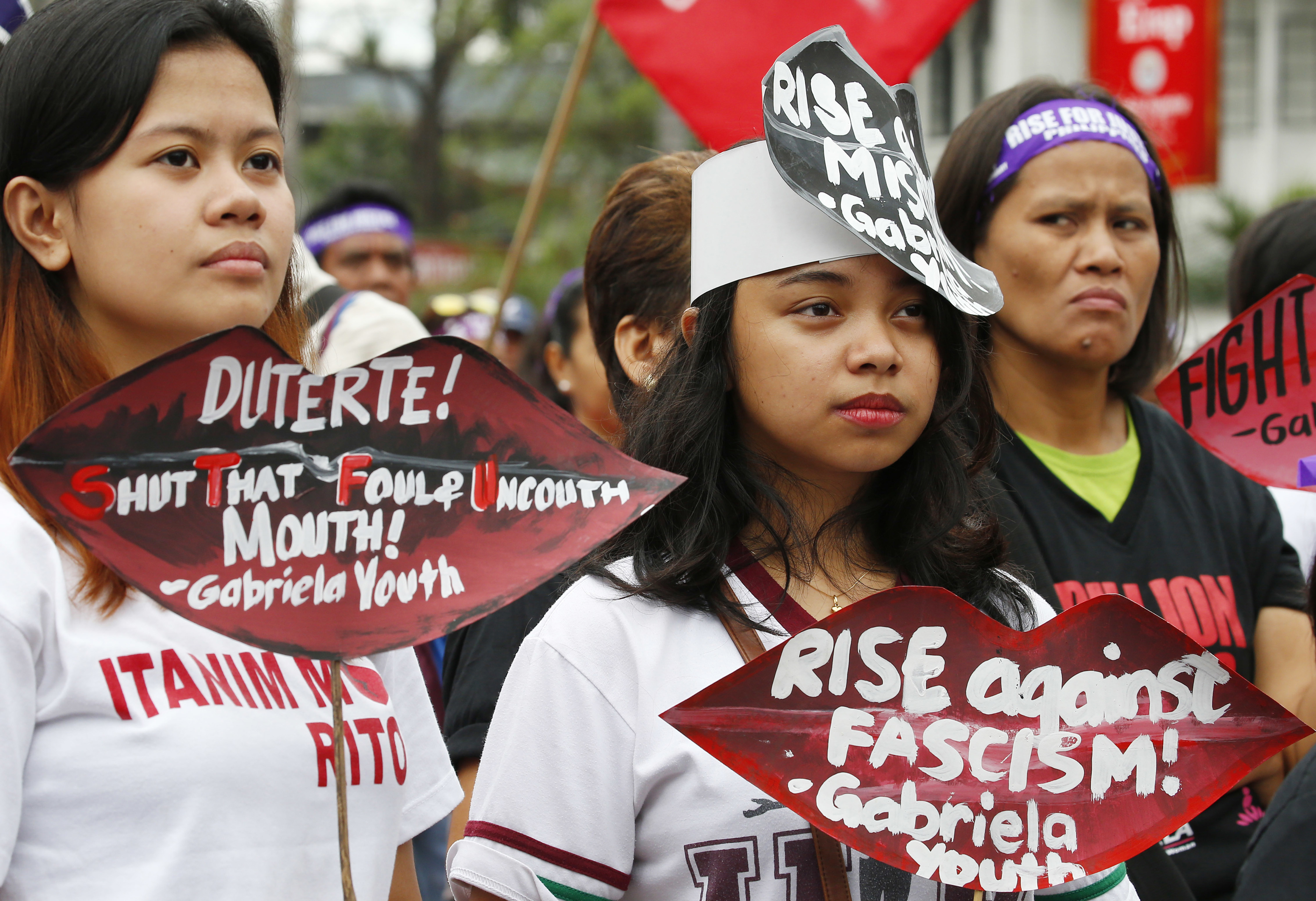 Duterte offers kill bounty for rebels to save on war costs