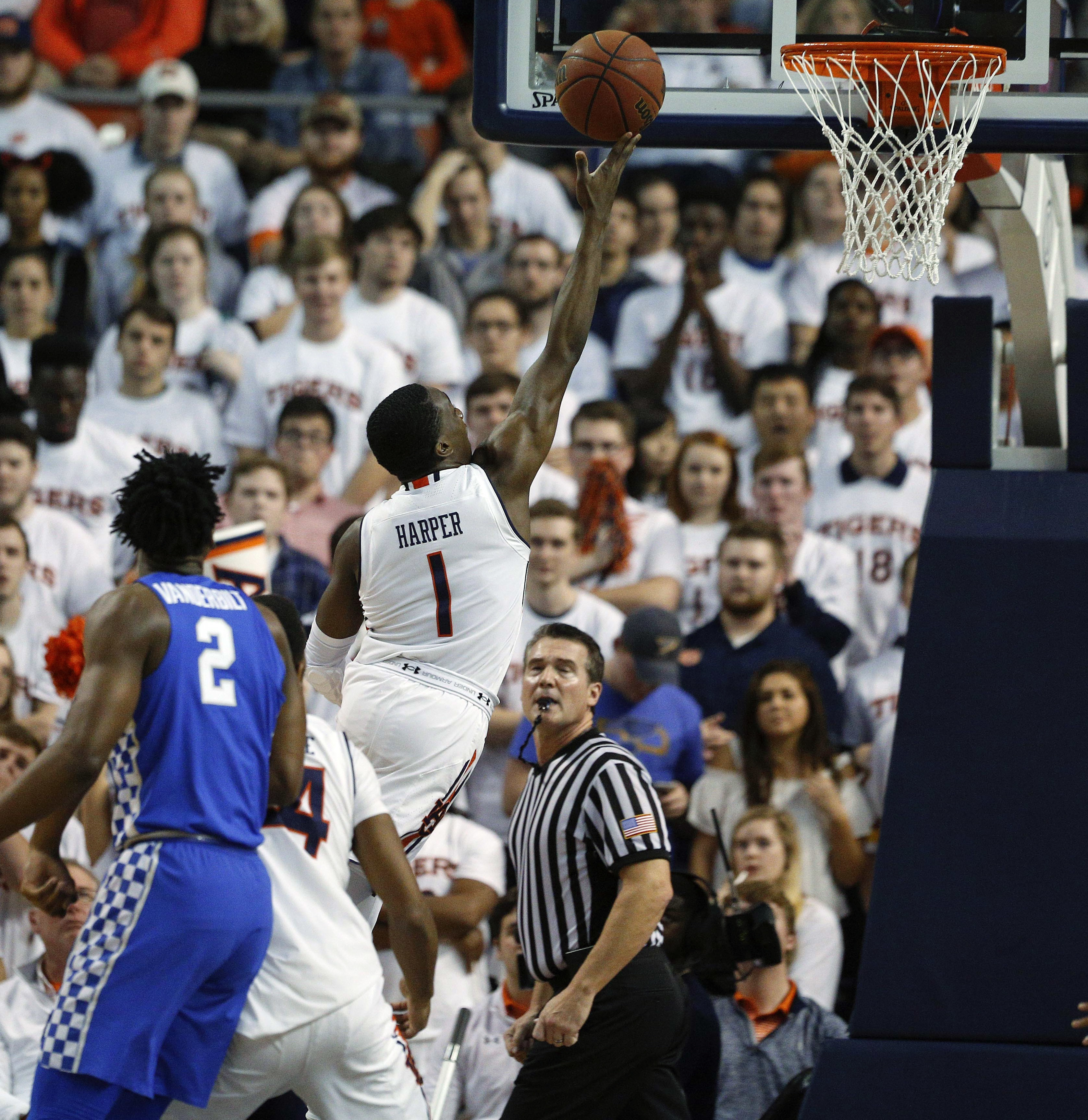 Brown, Harper lead No. 10 Auburn past Kentucky, 76-66