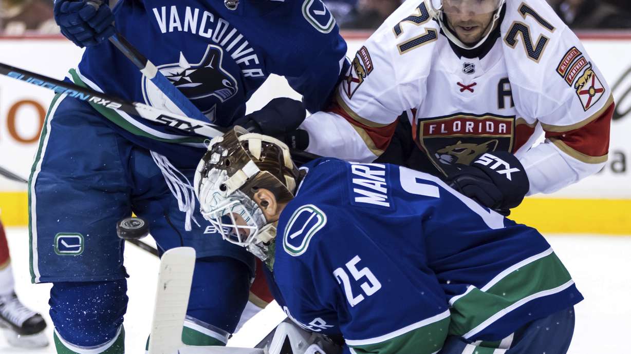 Bjugstad helps Panthers beat Canucks 4-3