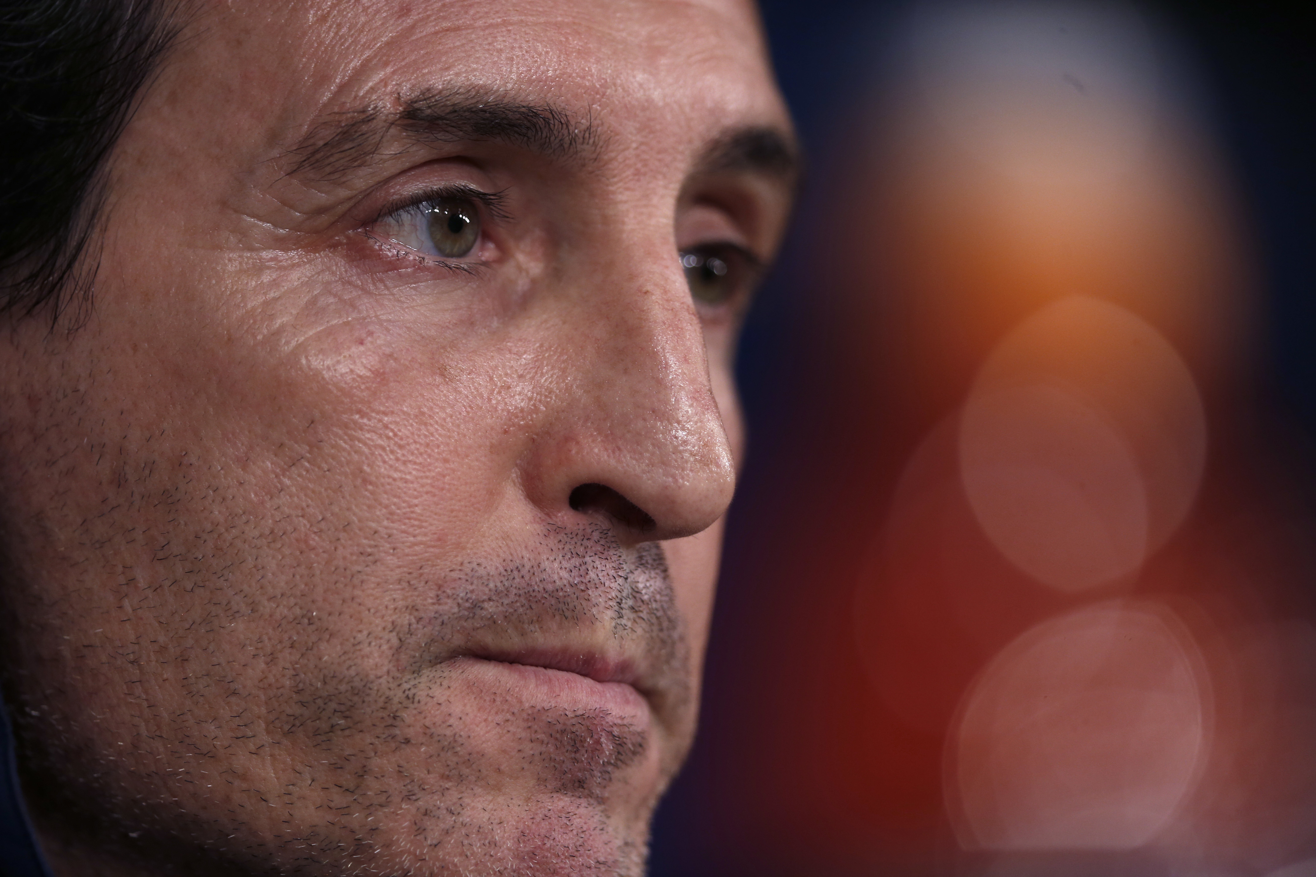 Emery makes PSG roar in Ligue 1, silent in Champions League