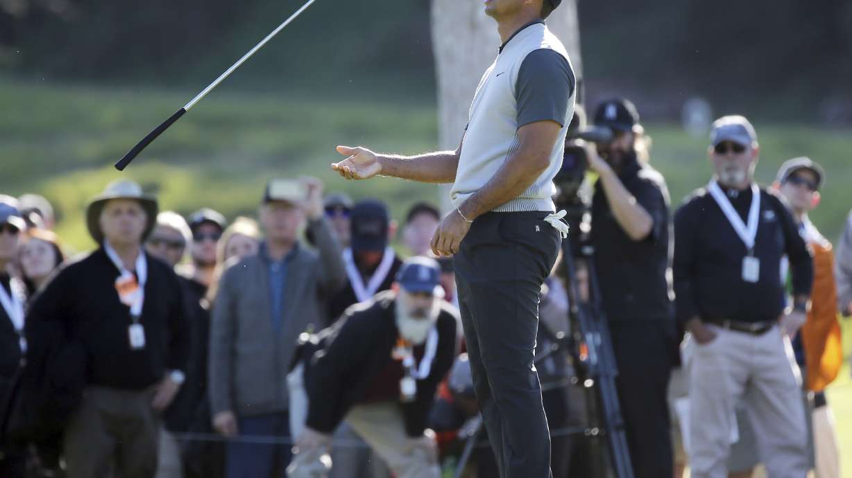 Cantlay shares lead at Riviera; Woods 6 back