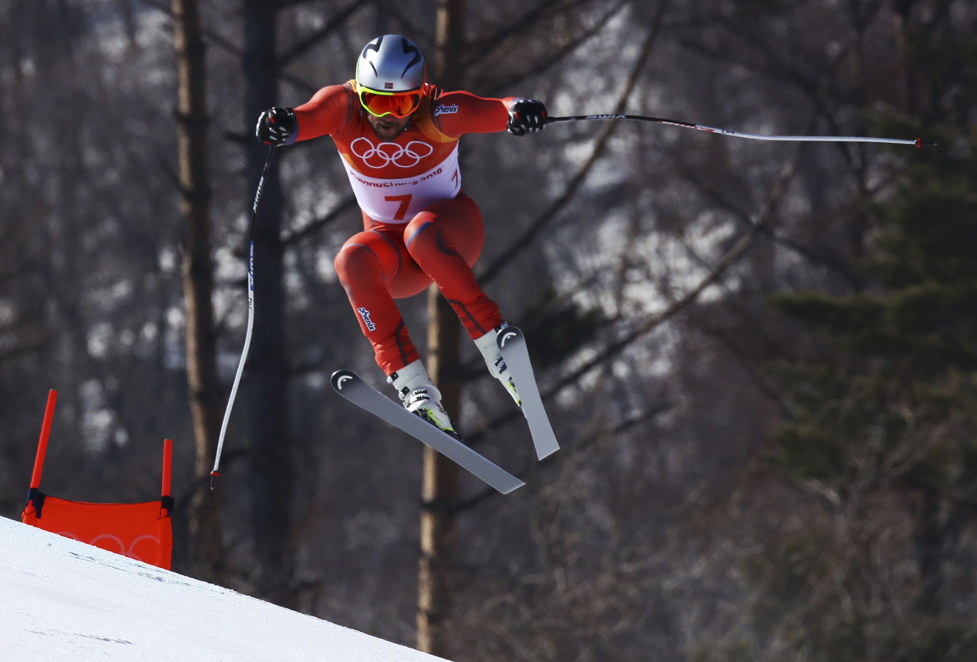 Shiffrin skis again and men's figure skating gets underway