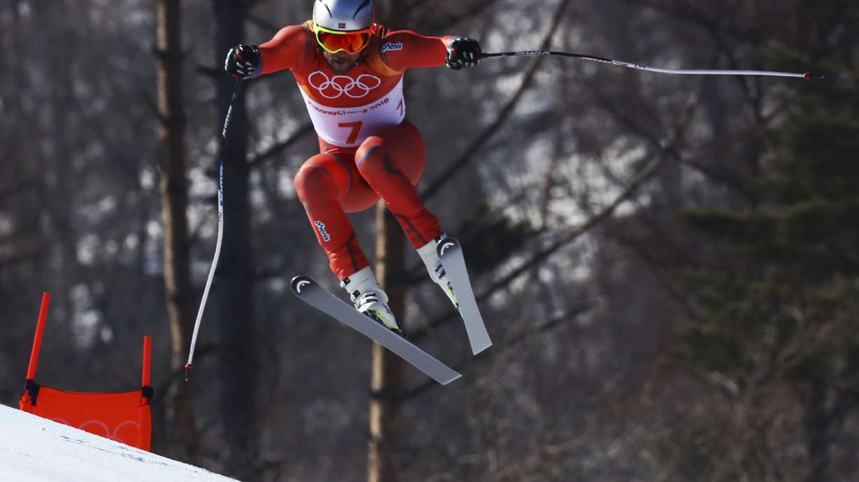 The Latest: Shiffrin misses, Hansdotter wins gold on Day 7