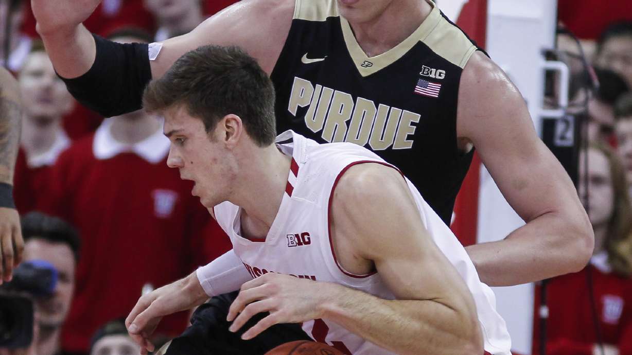 Happ's double-double leads Wisconsin over No. 6 Purdue