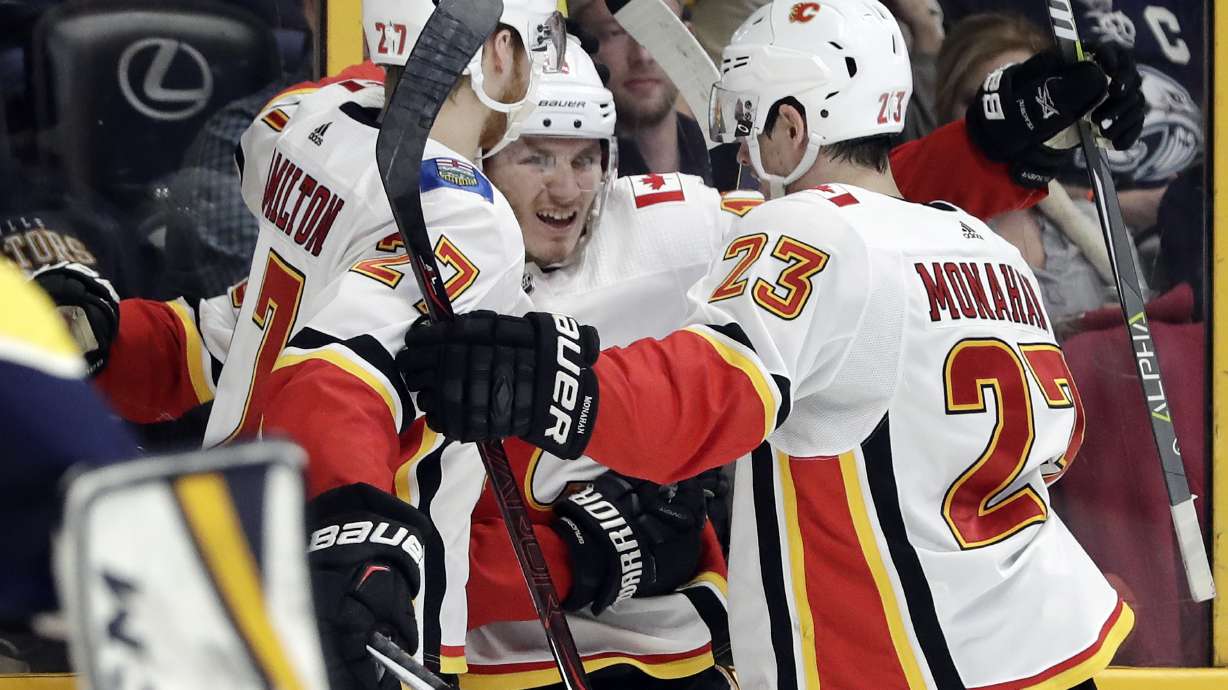 Tkachuk, Hamilton lead Flames over Predators, 4-3