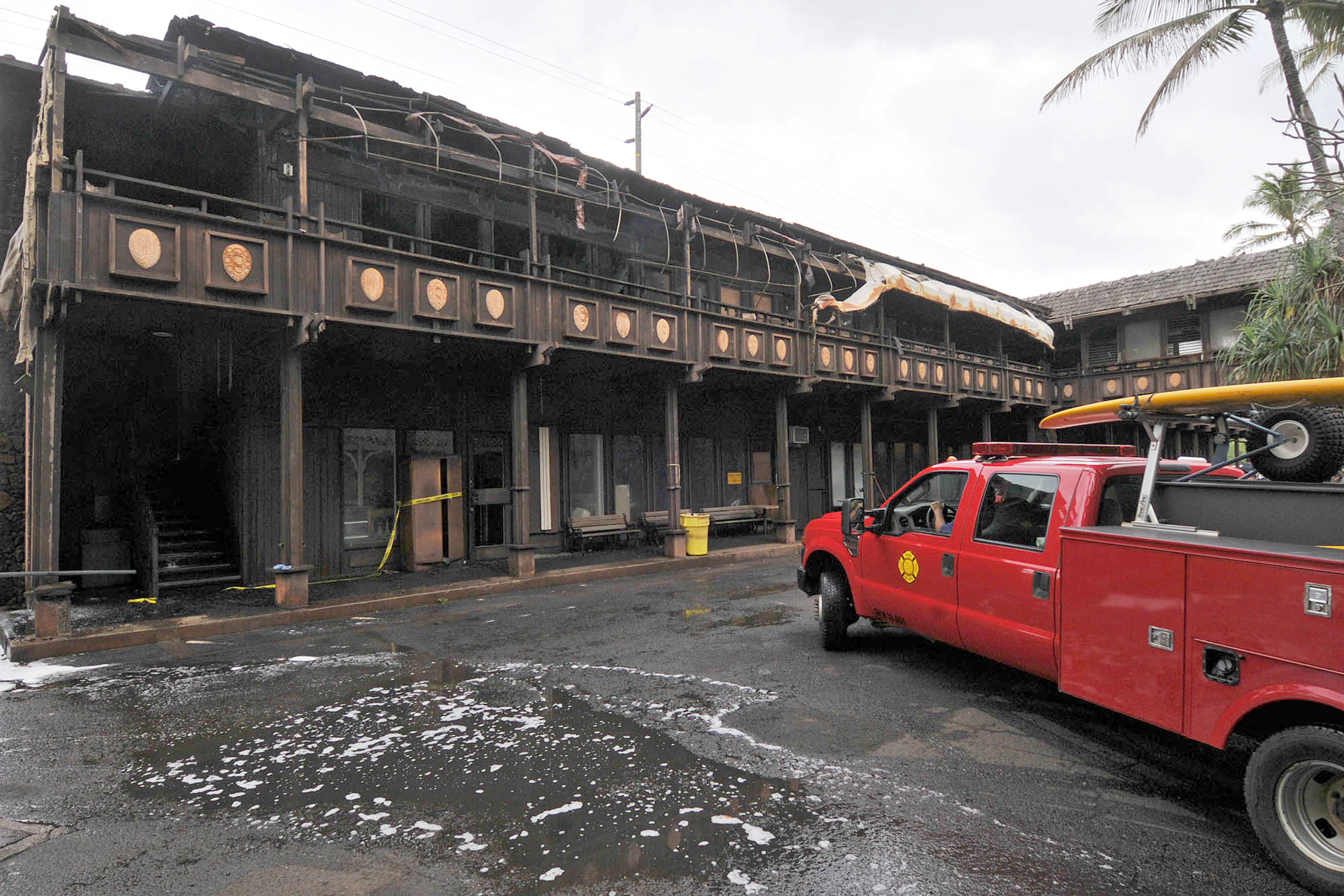 Activists delay rebuild of Hawaii hotel with Elvis ties