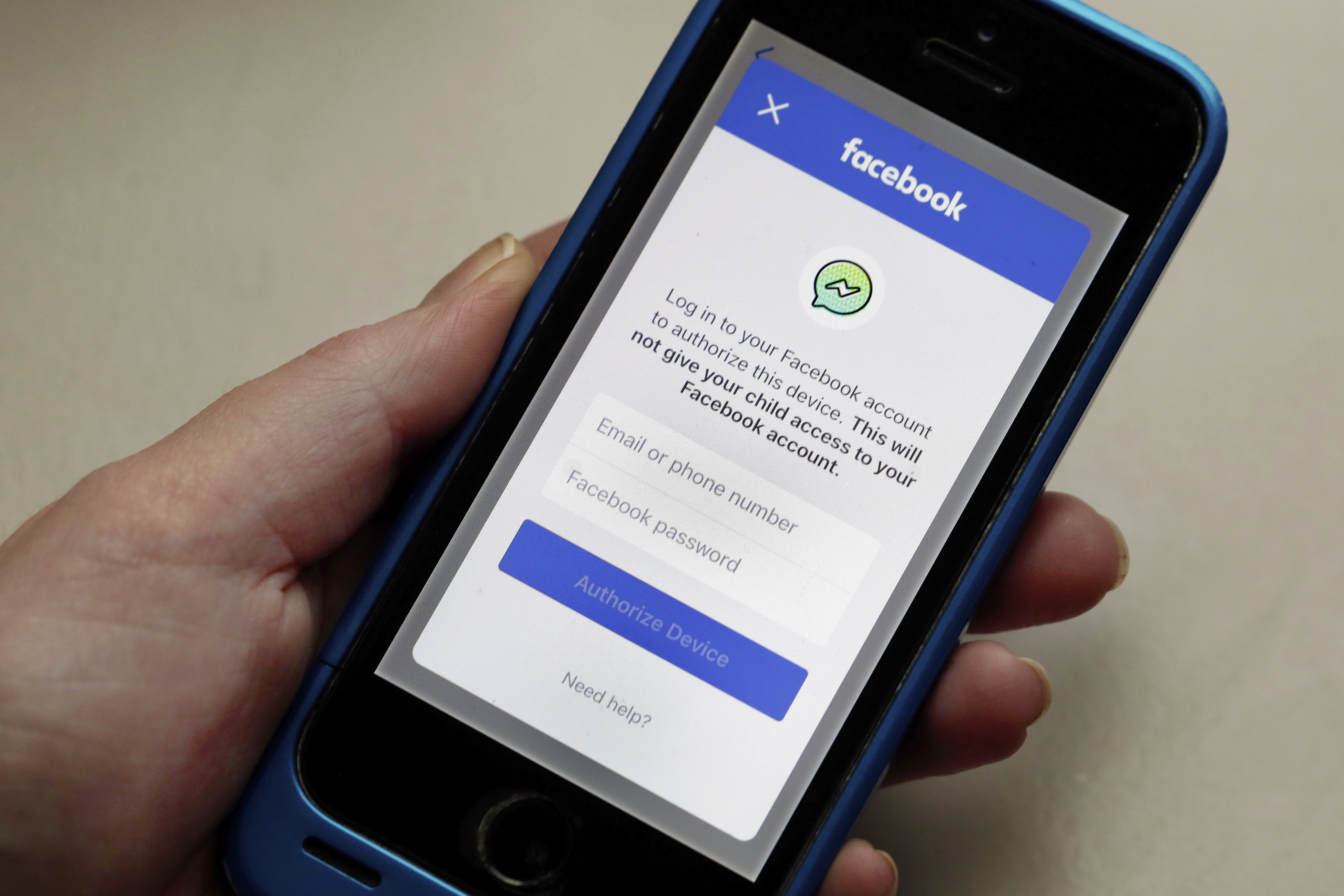 Facebook forges ahead with kids app despite expert criticism