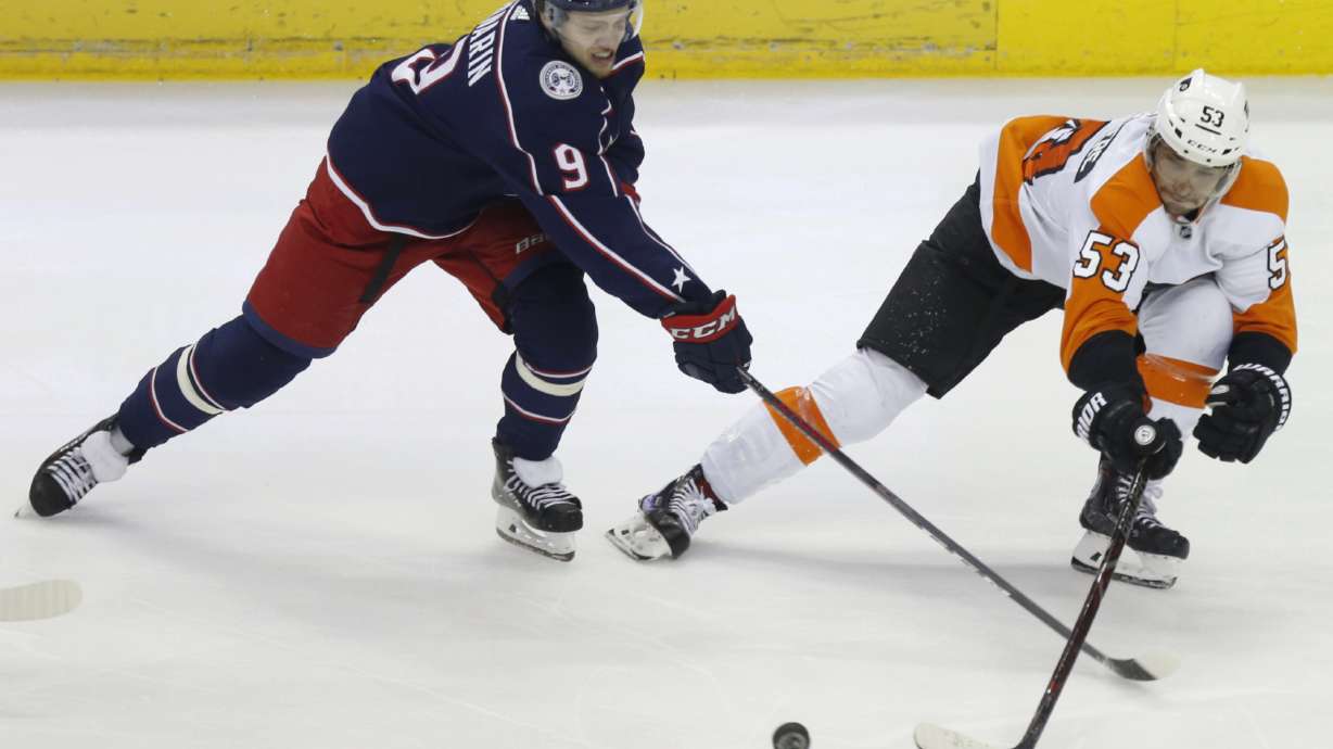 Couturier's OT goal lifts Flyers past Blue Jackets, 2-1