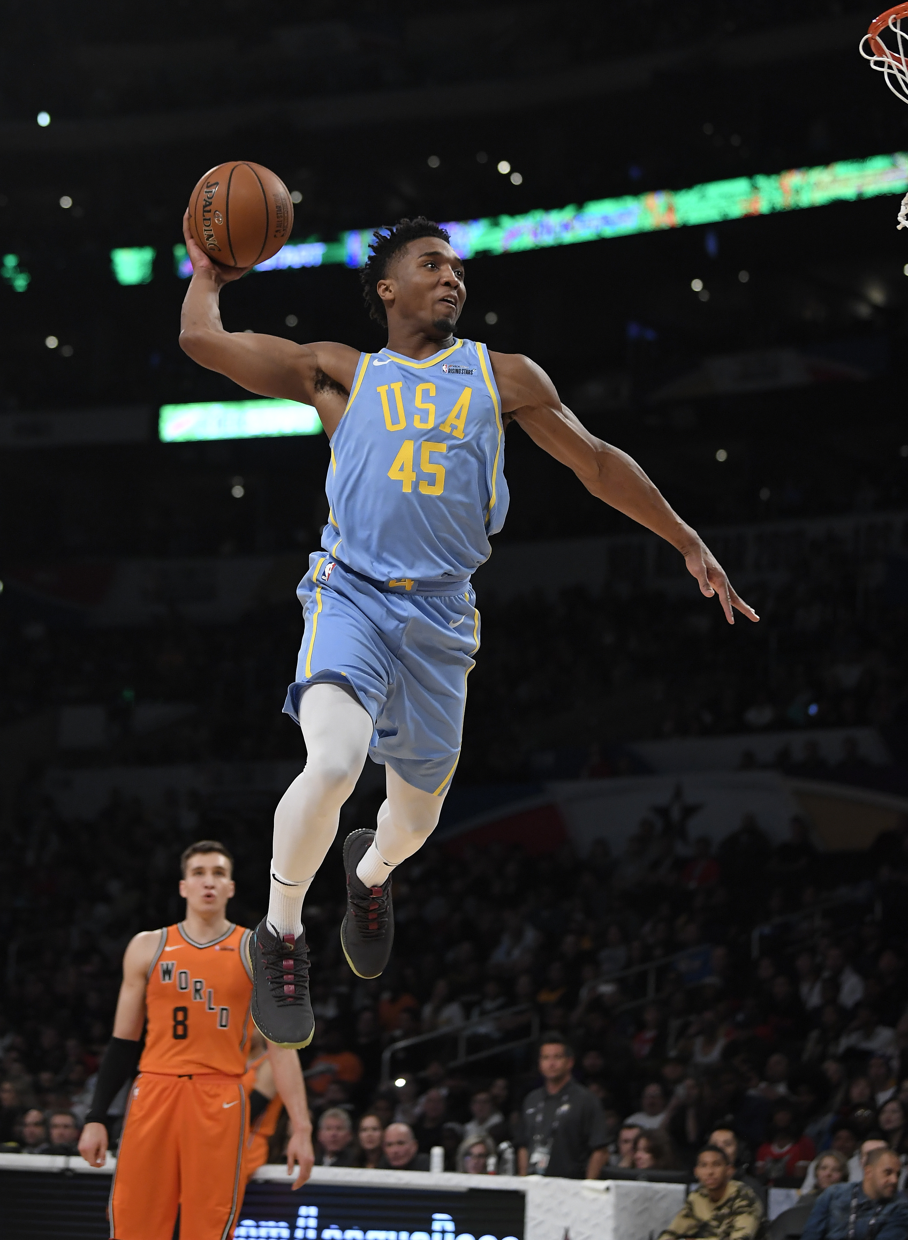Mitchell soars to dunk title, Booker sets 3-point record