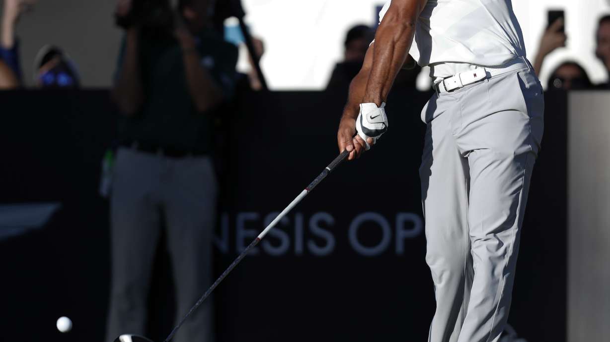 Woods misses cut at Riviera and moves forward to Florida