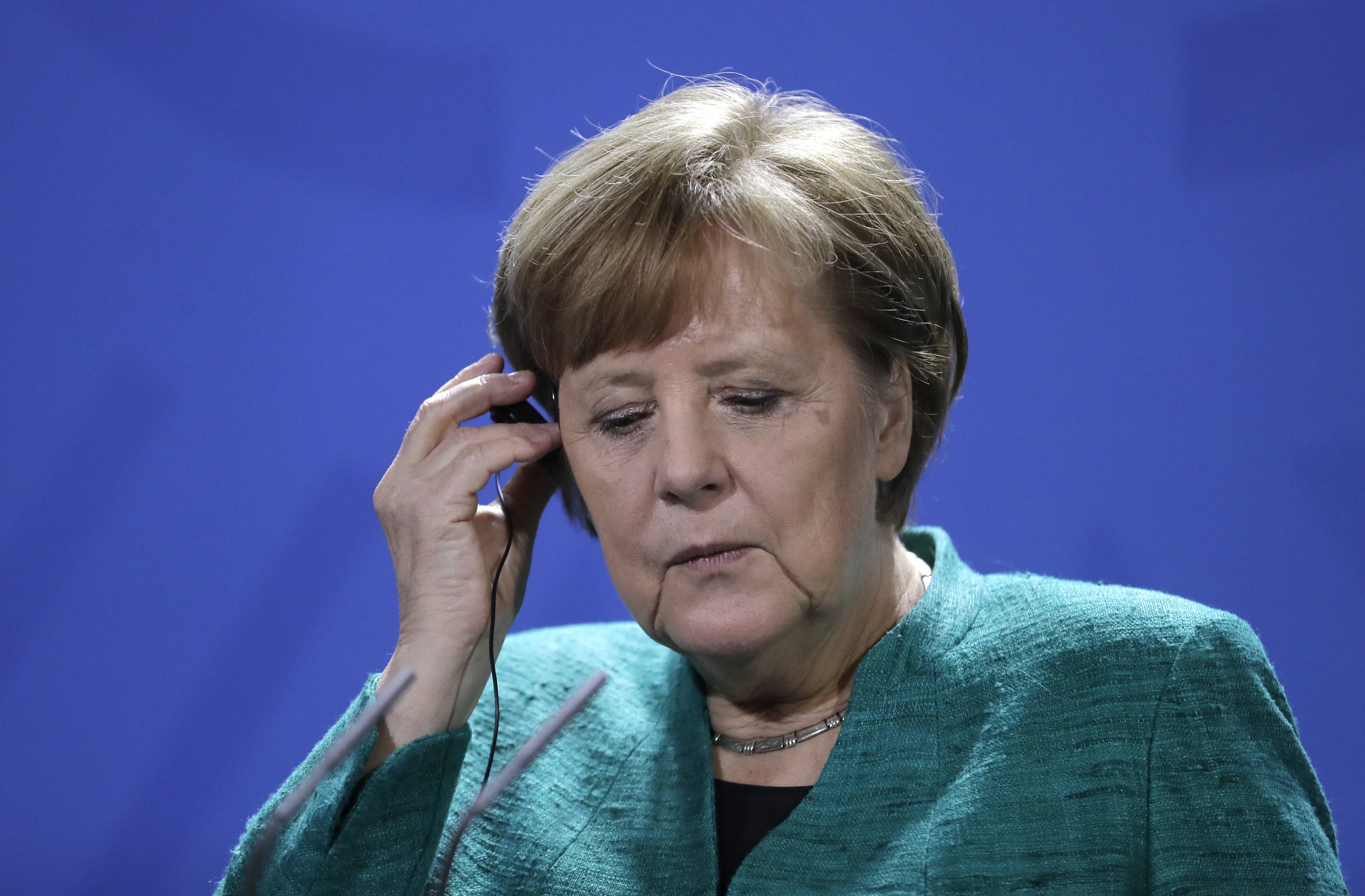 Merkel calls for progress on common EU asylum system