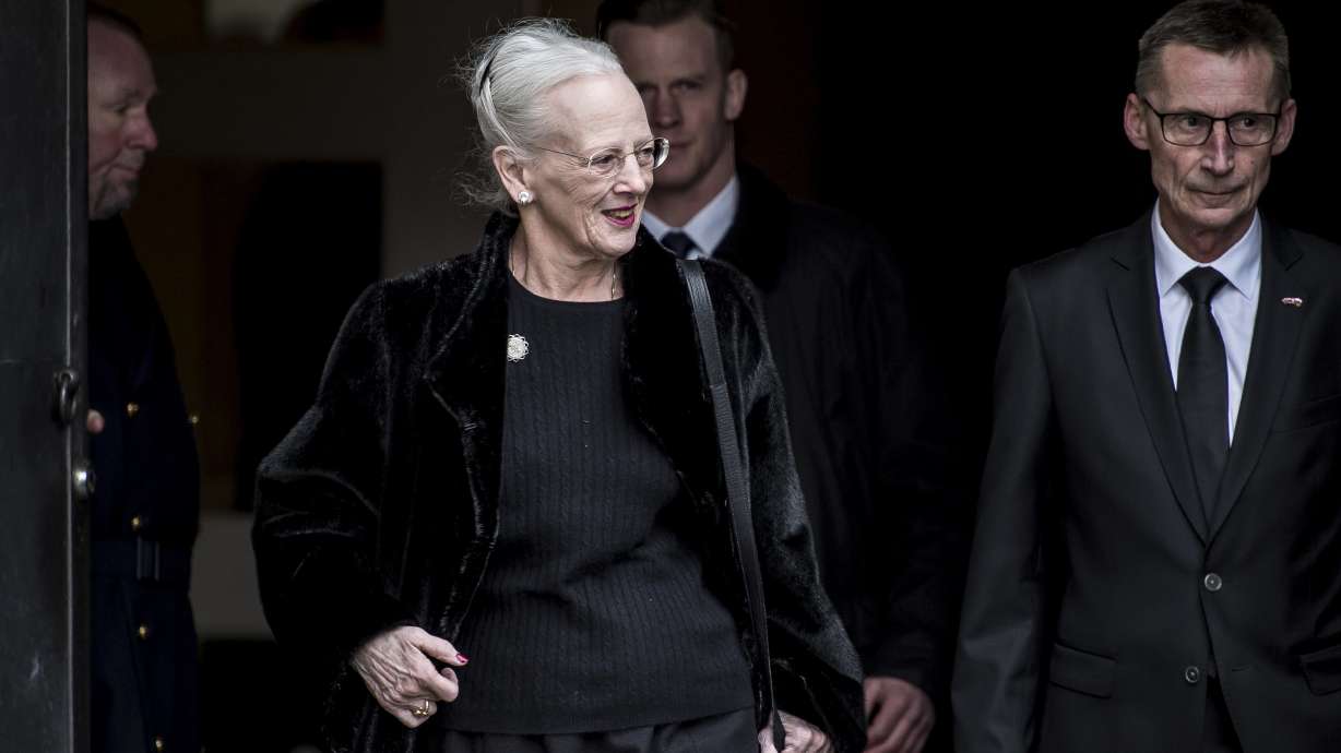 Danes start to bid farewell to late Denmark prince