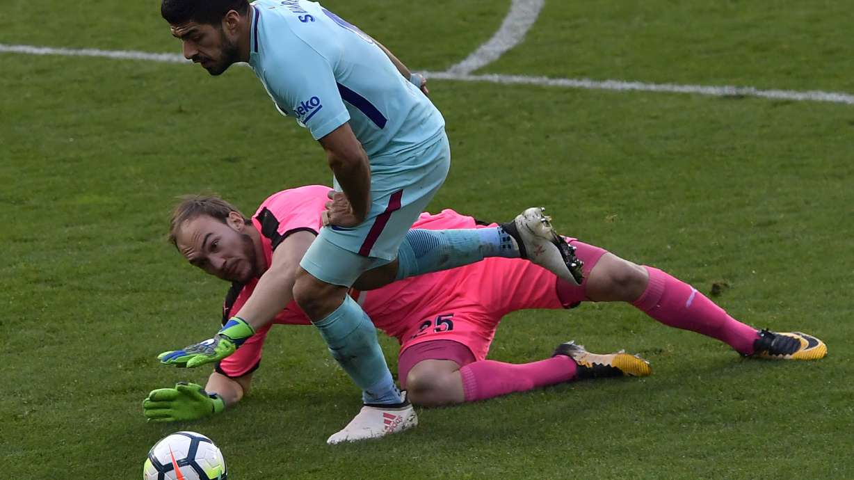 Barcelona wins at Eibar 2-0 before trip to Chelsea in CL