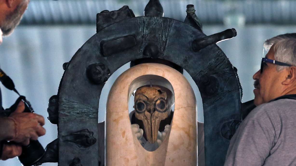 Mexicans hold mournful procession for endangered porpoise