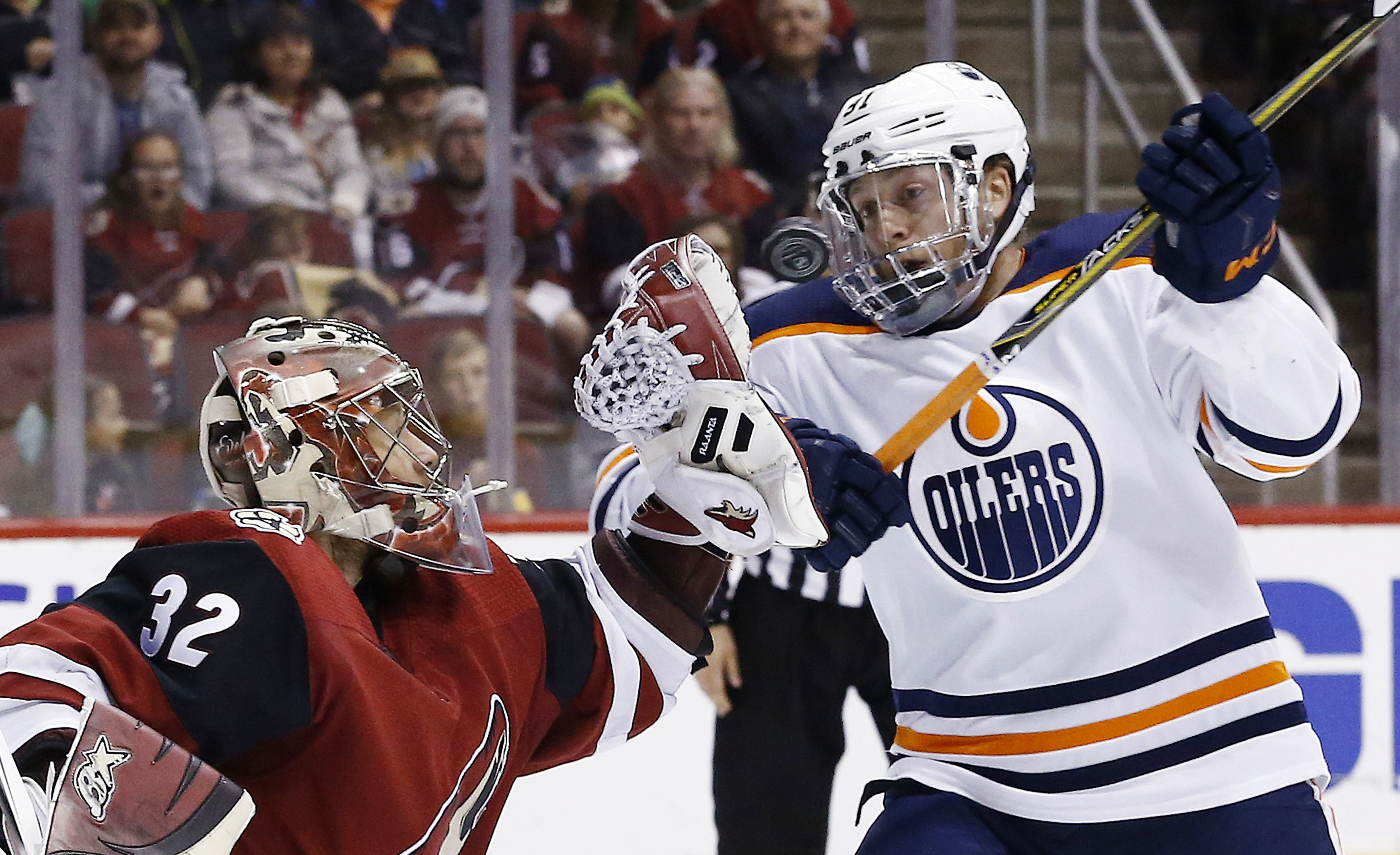Raanta makes 39 saves, streaking Coyotes beat Oilers 1-0