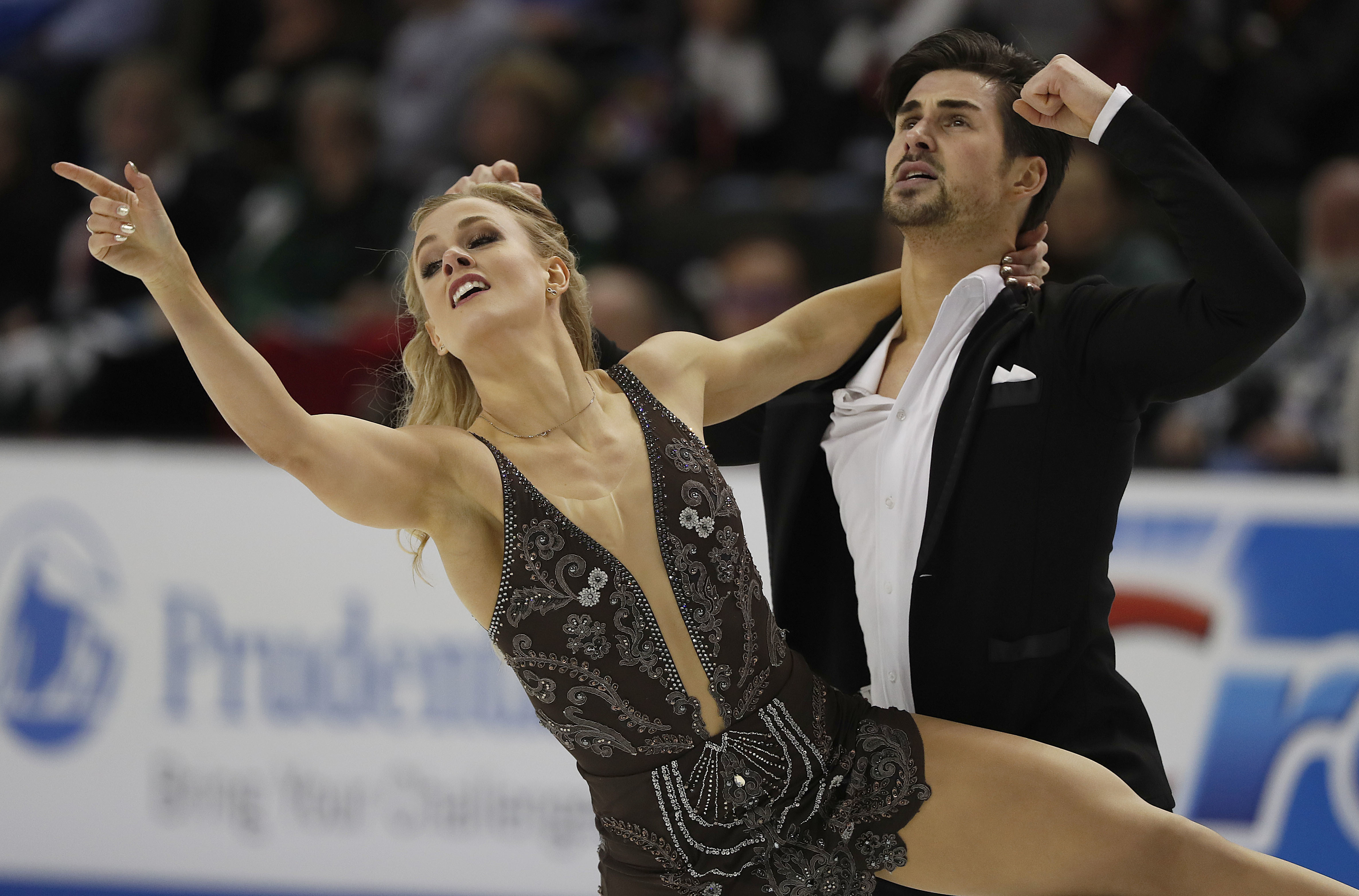 American ice dancer still relies on mom to make her costumes