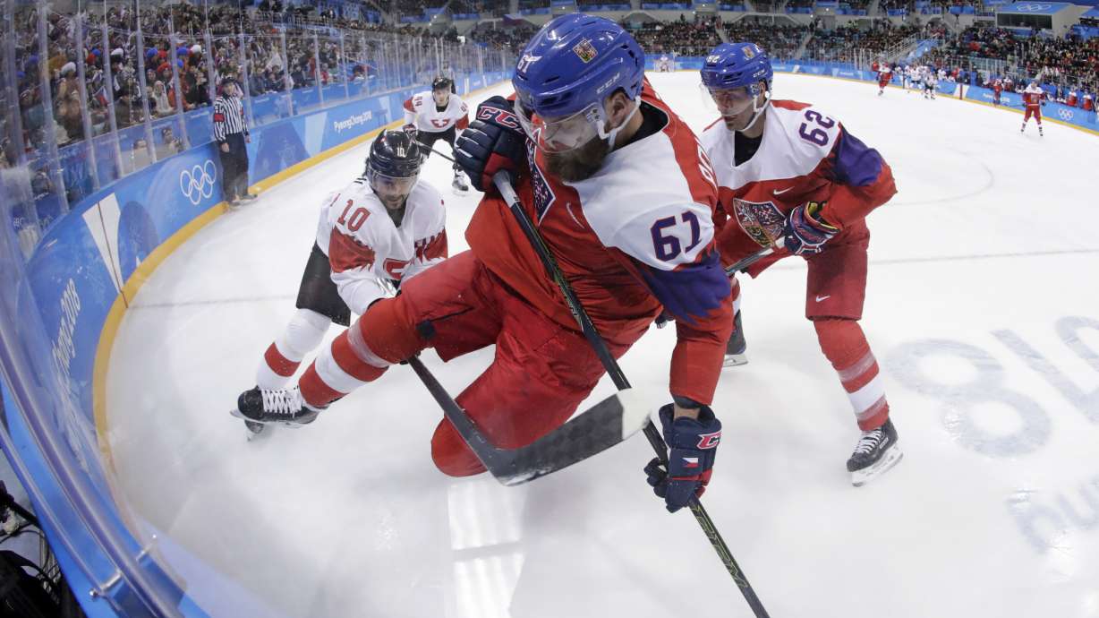 AP PHOTOS: Highlights of Day 9 at the Pyeongchang Olympics