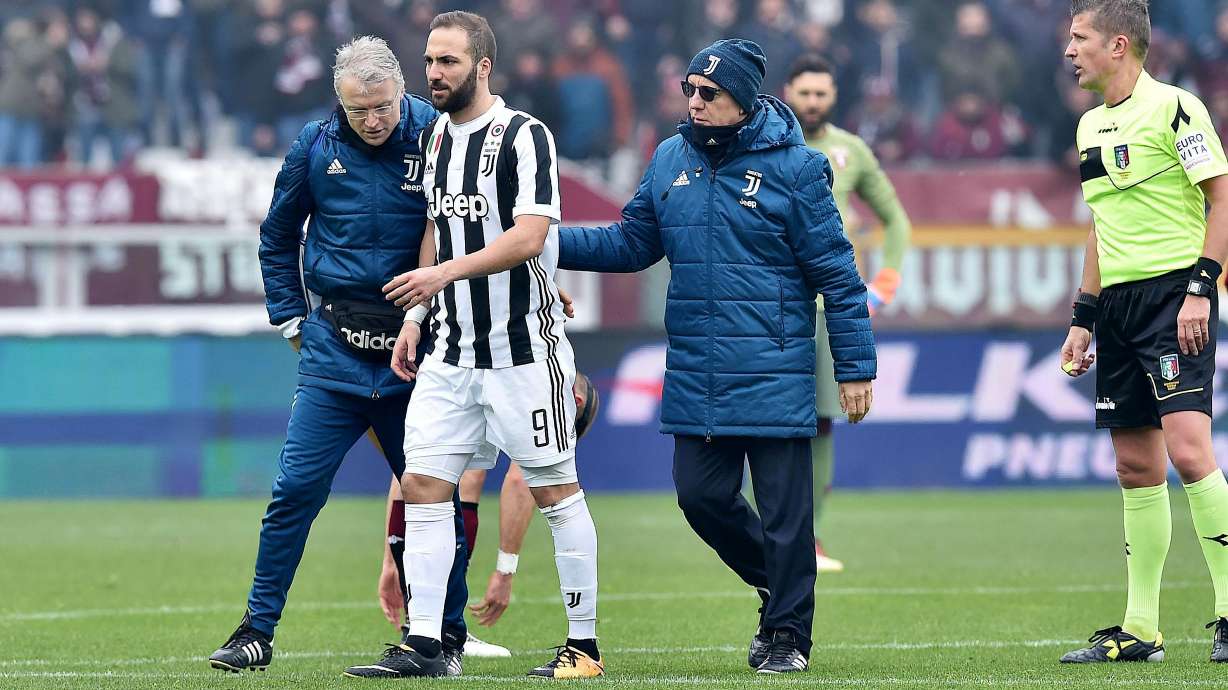 Juve win is costly with Higuain, Bernardeschi injuries