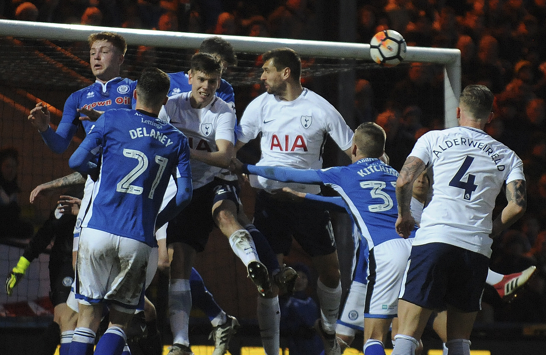 Rochdale scores late vs Spurs to set up Wembley replay