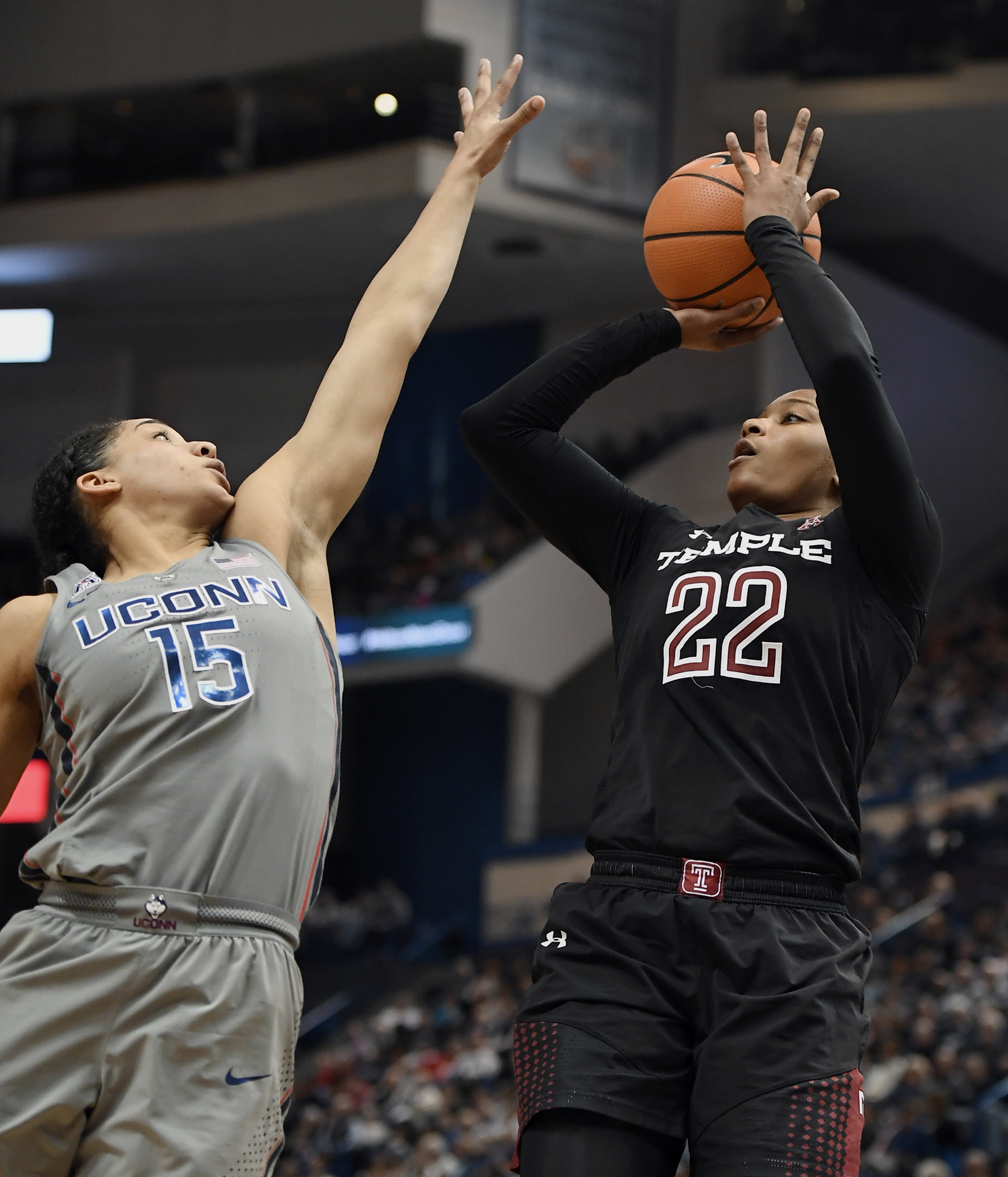 Huskies rout Temple 106-45, win 77th straight at home