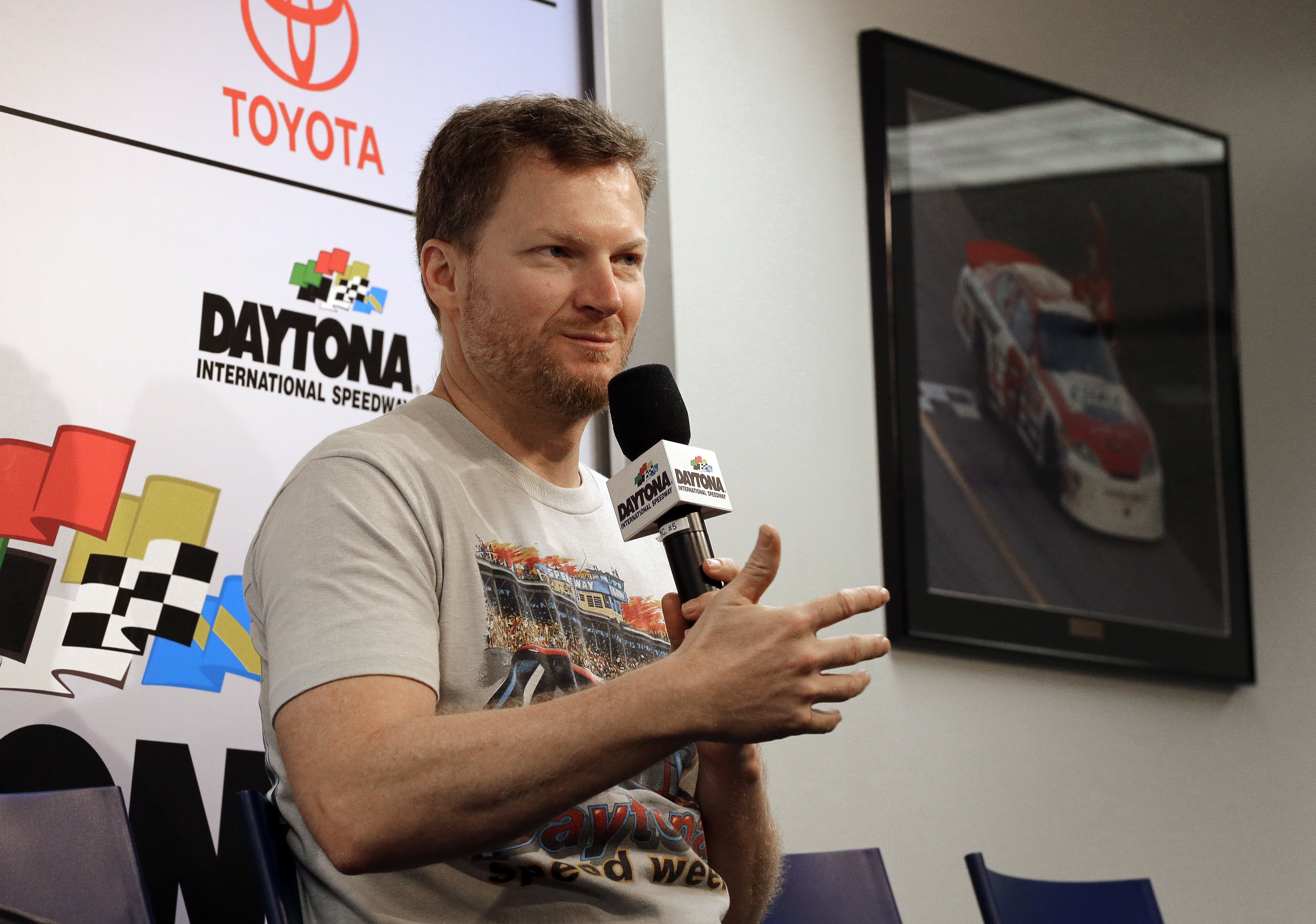 Junior at peace with Daytona 17 yrs after Earnhardt's death