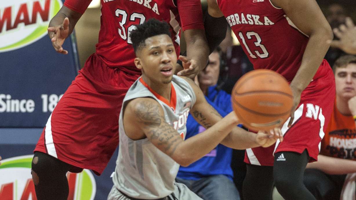 Black's career-high 28 pushes Illinois past Nebraska 72-66